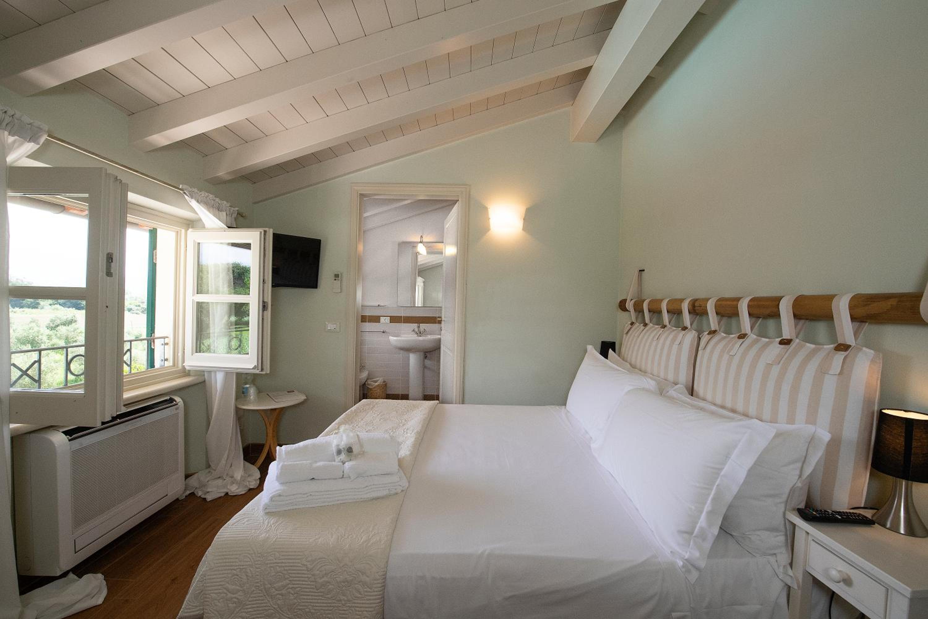 Superior Double Room - Photo 2