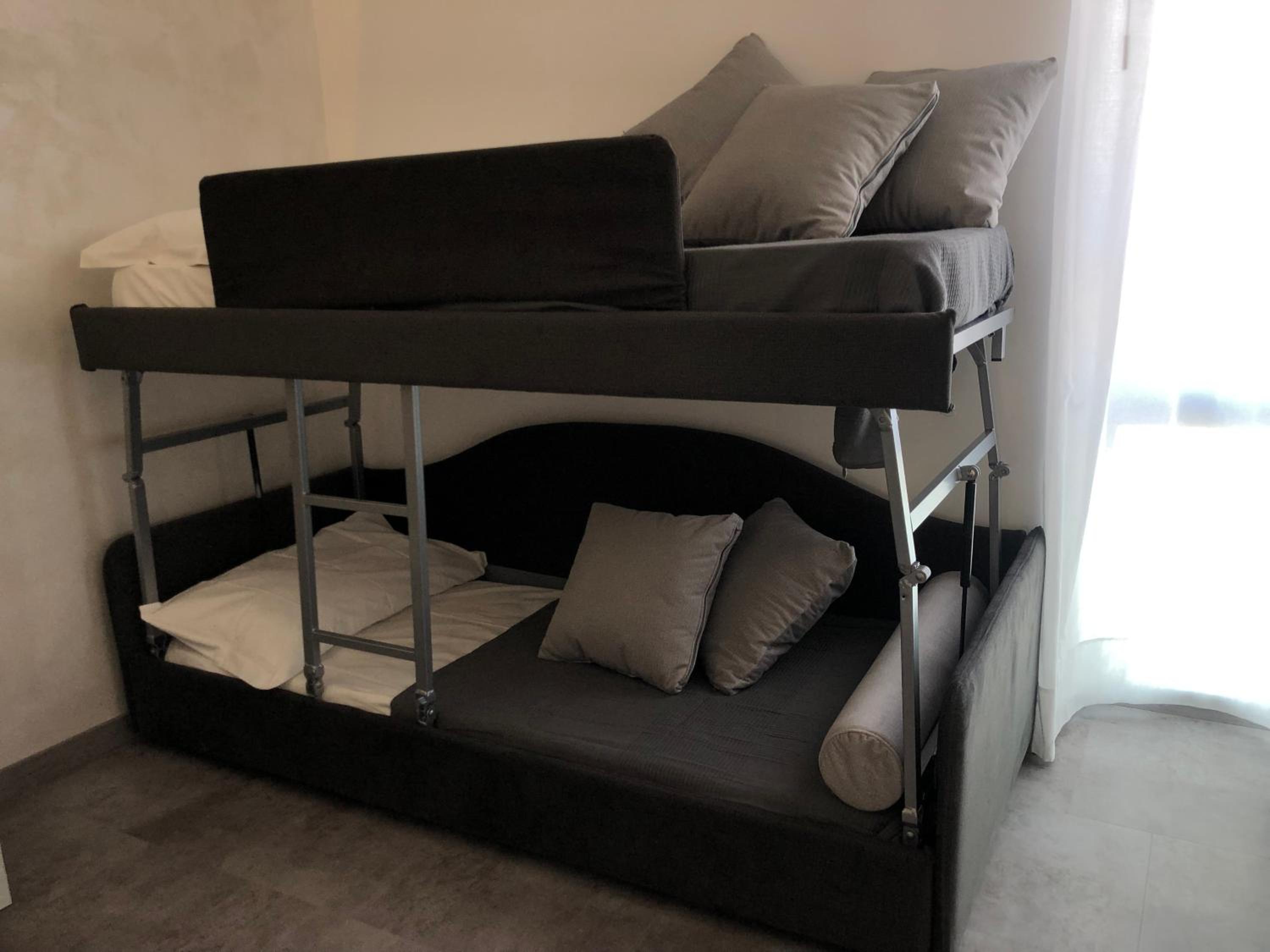 Deluxe Quadruple Room - Photo 3