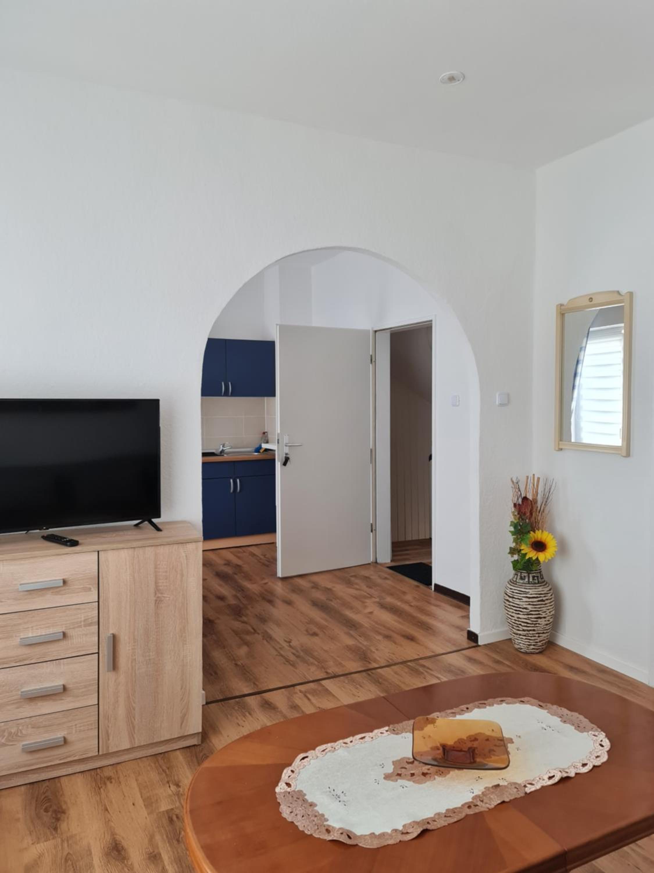 One-Bedroom Apartment photo 1