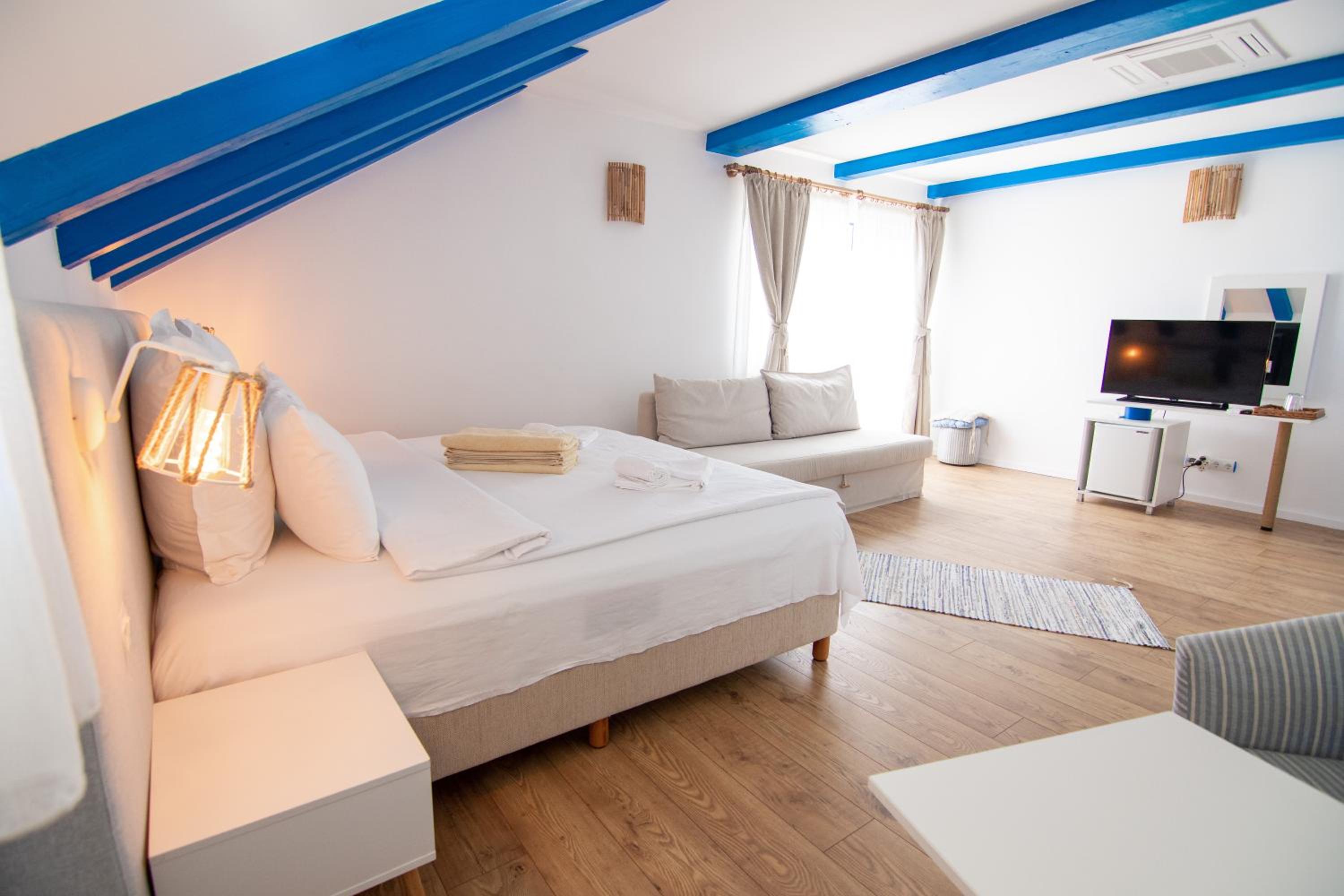 Deluxe Double Room with Balcony