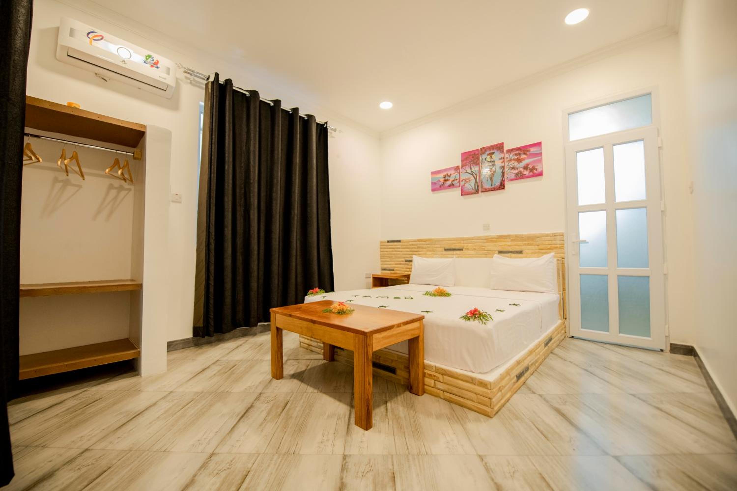 Deluxe Room - Photo 1