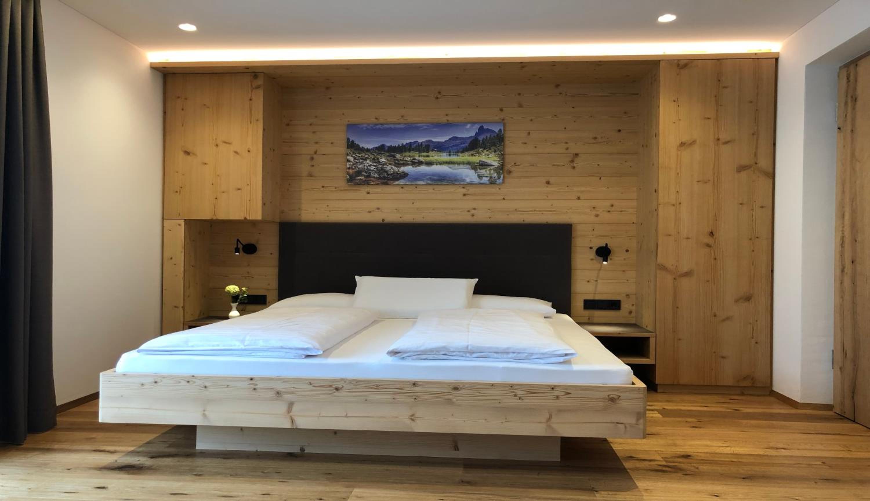 Deluxe Double Room with Balcony photo 1
