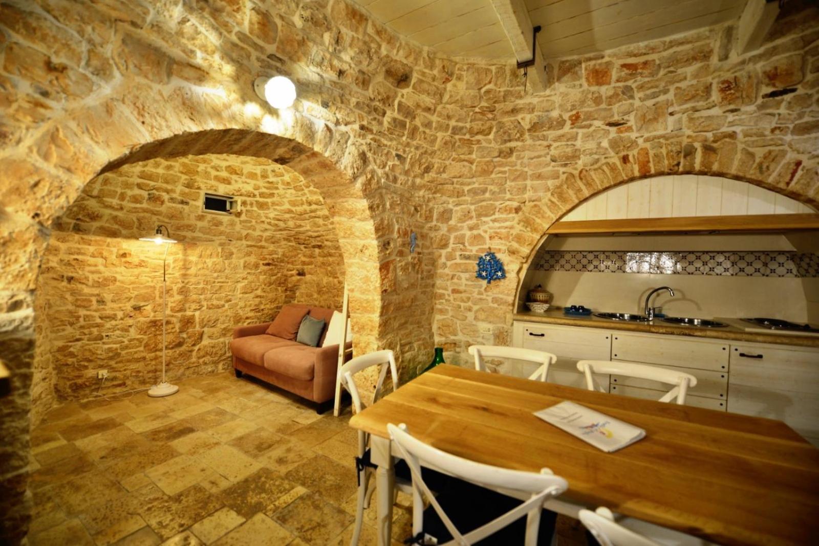 Superior Family Room - Photo 14