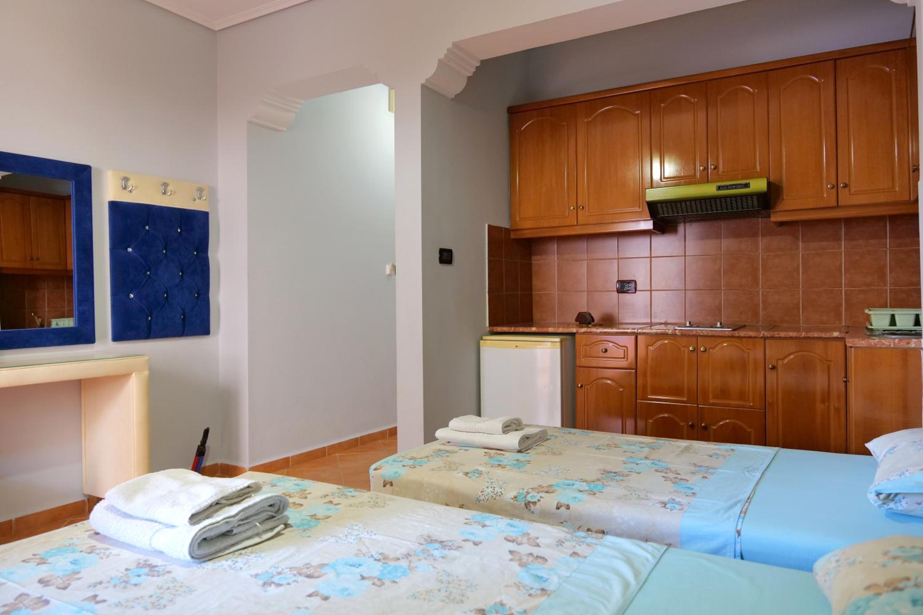 Family Room with Balcony photo 3