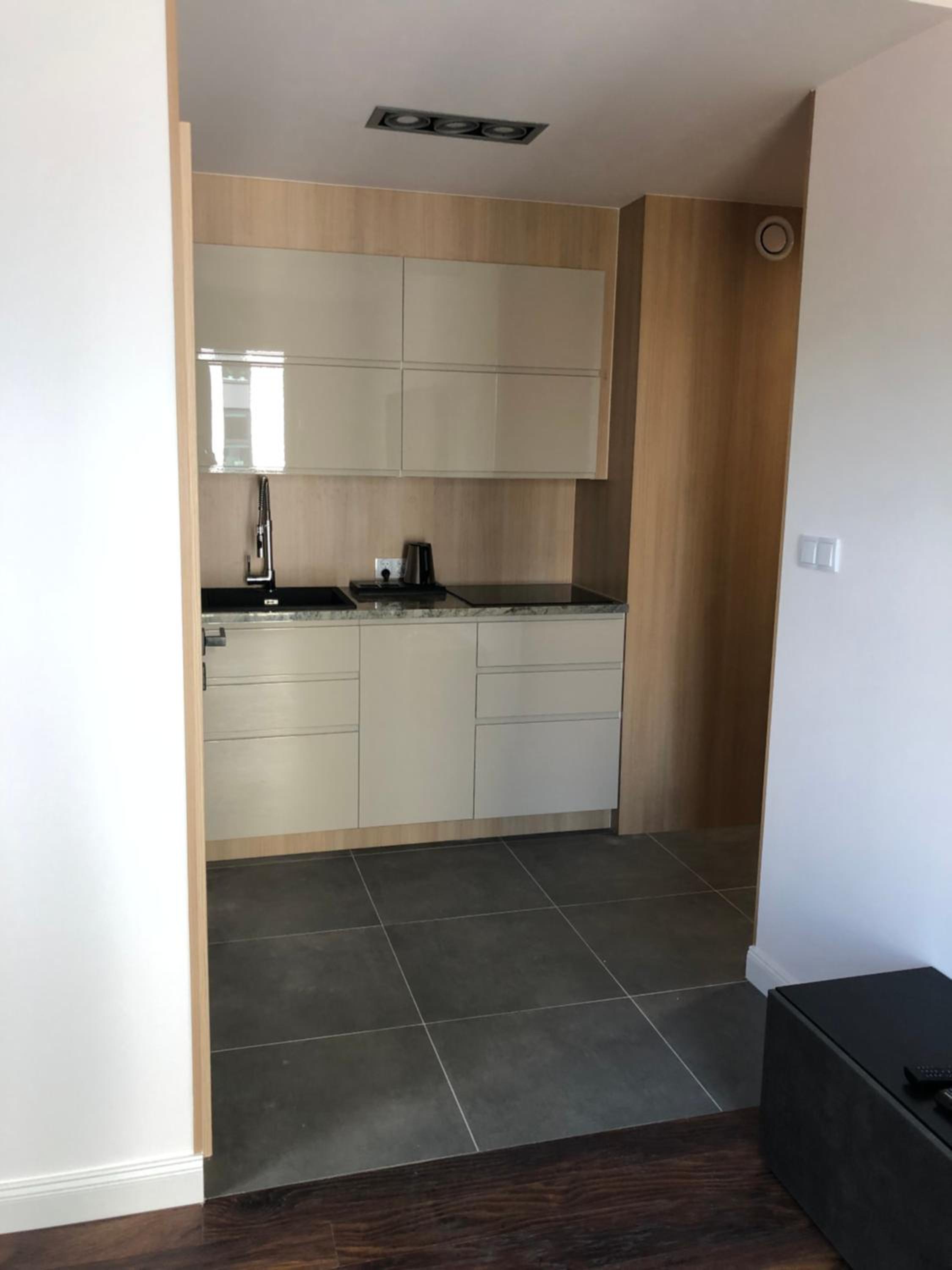 One-Bedroom Apartment - Photo 6