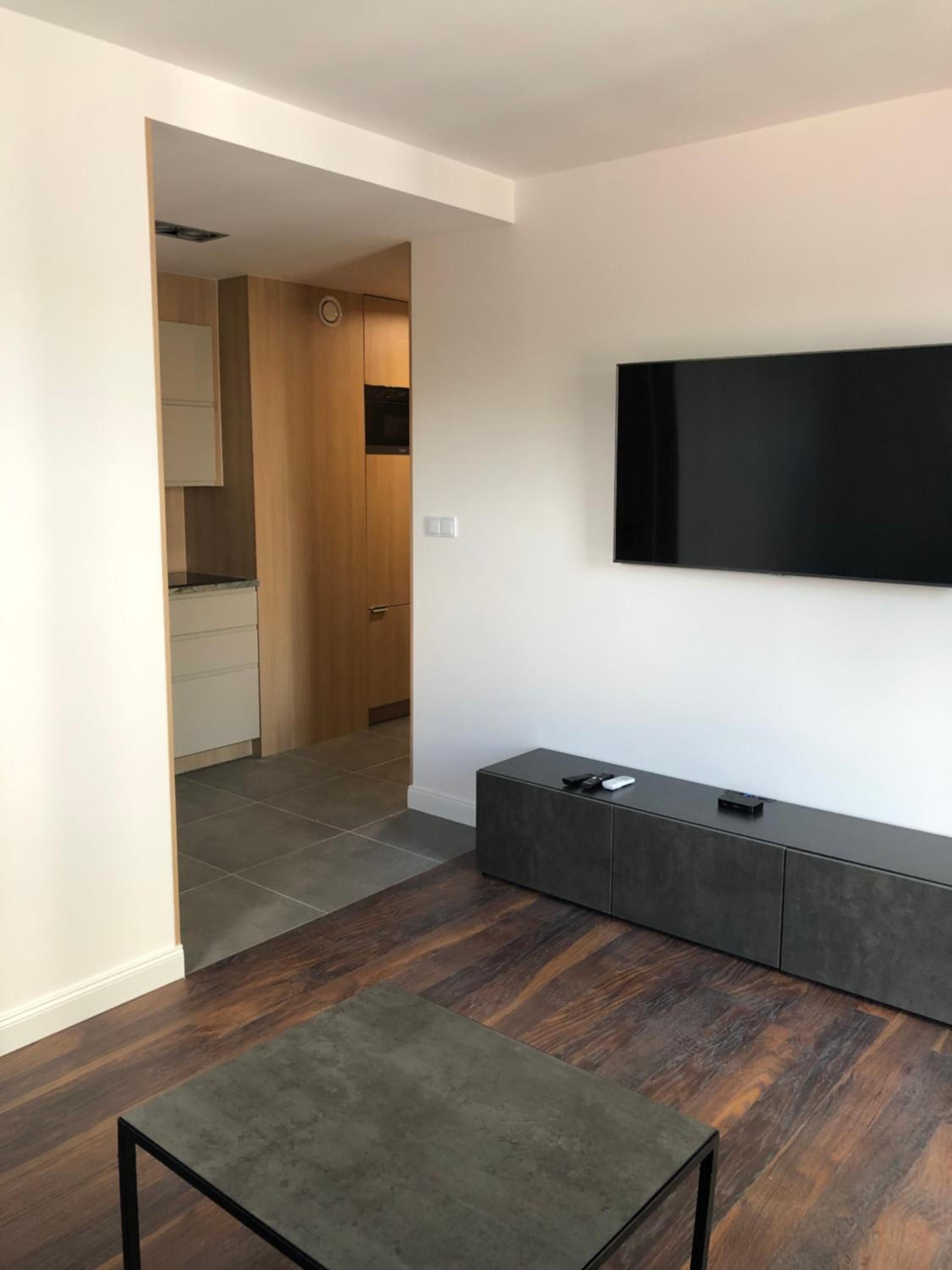 One-Bedroom Apartment - Photo 7