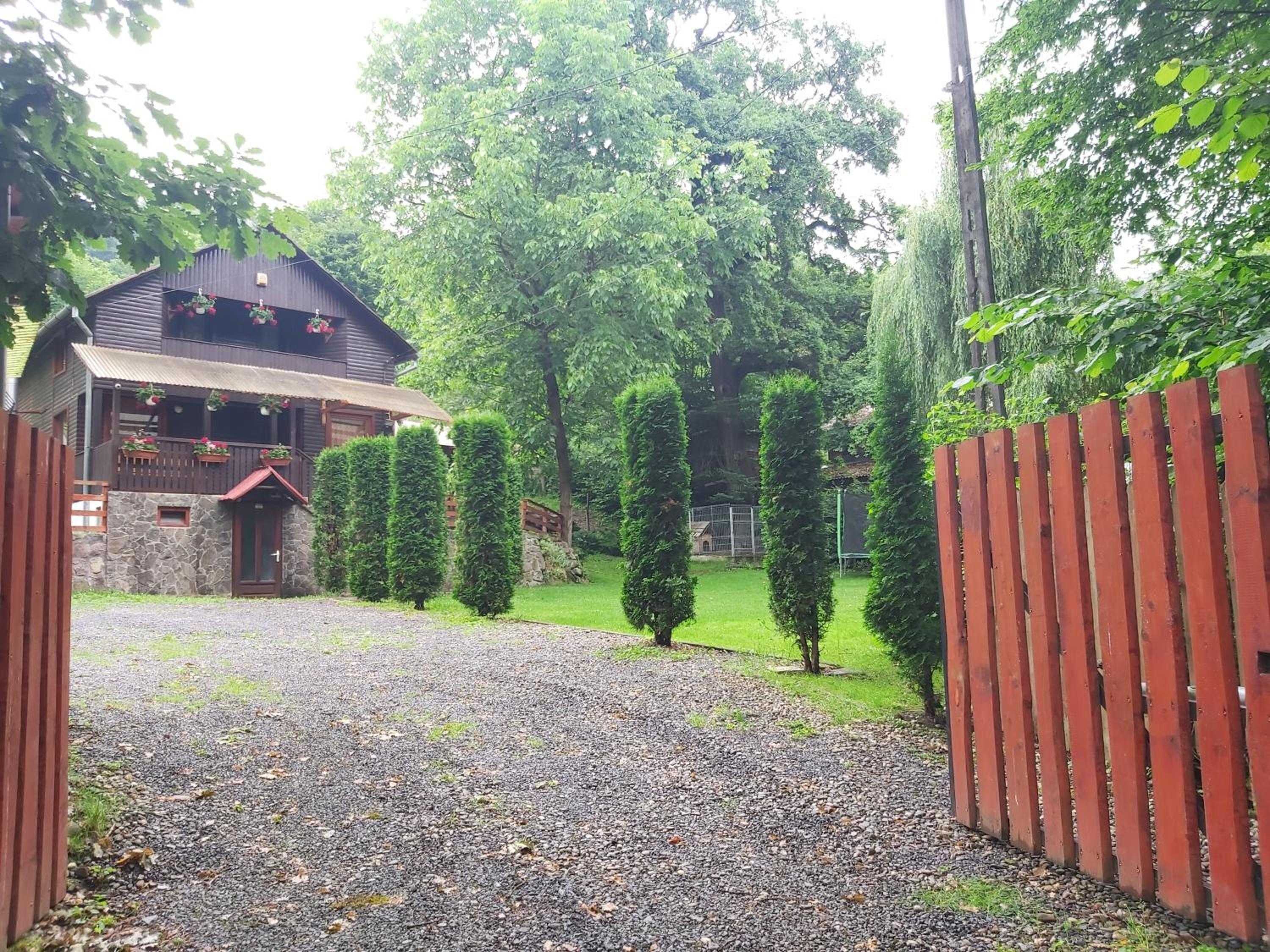 Four-Bedroom House photo 2