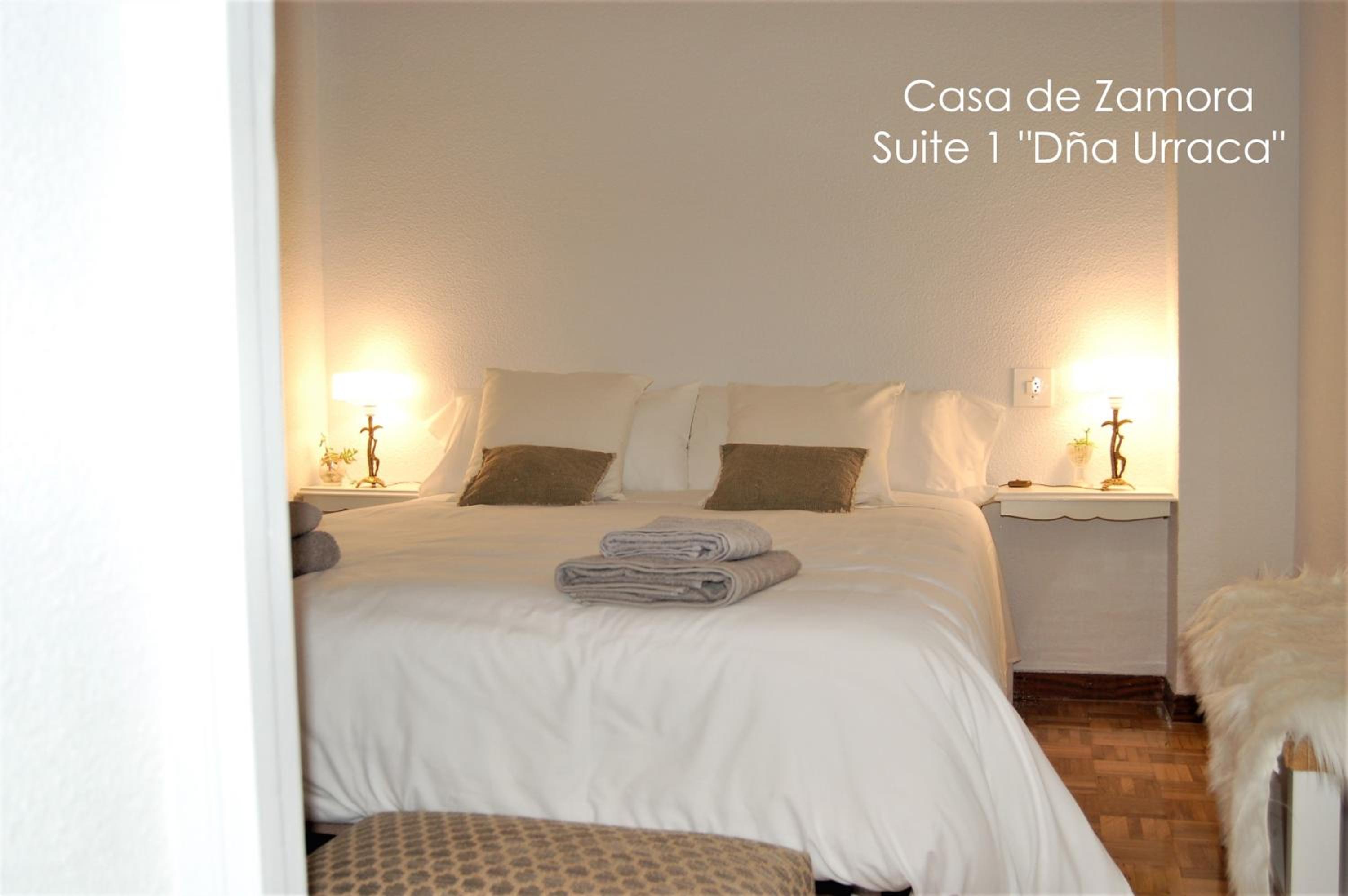 Double Room with Private Bathroom photo 3