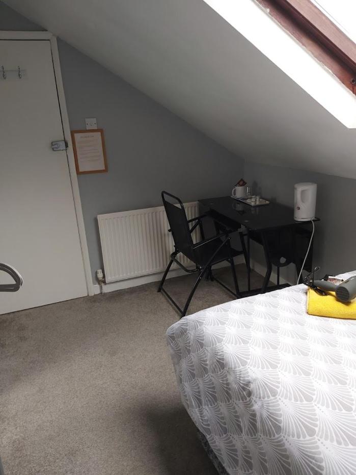 Single Room - En Suite
