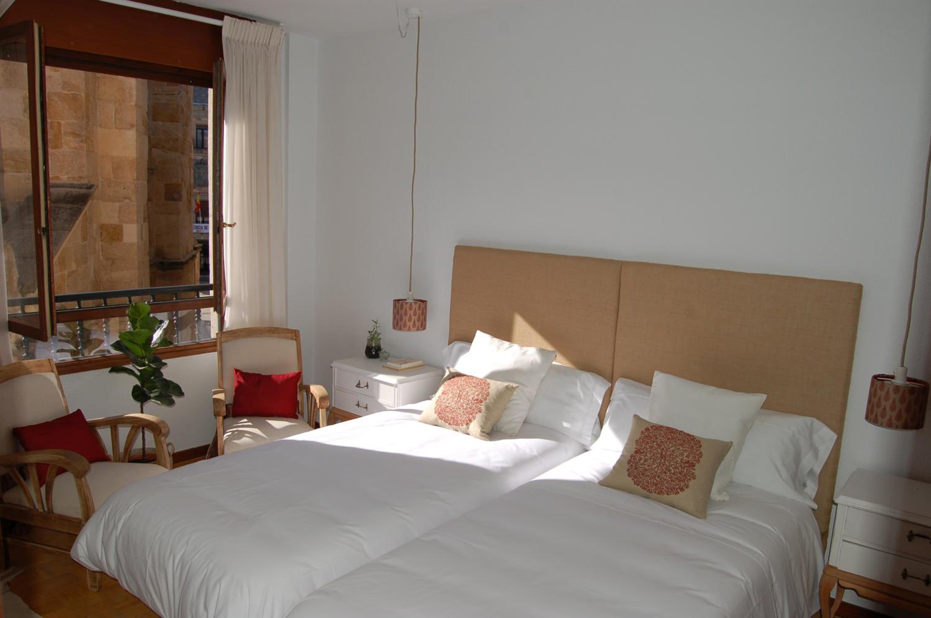 Two-Bedroom Suite - Photo 2