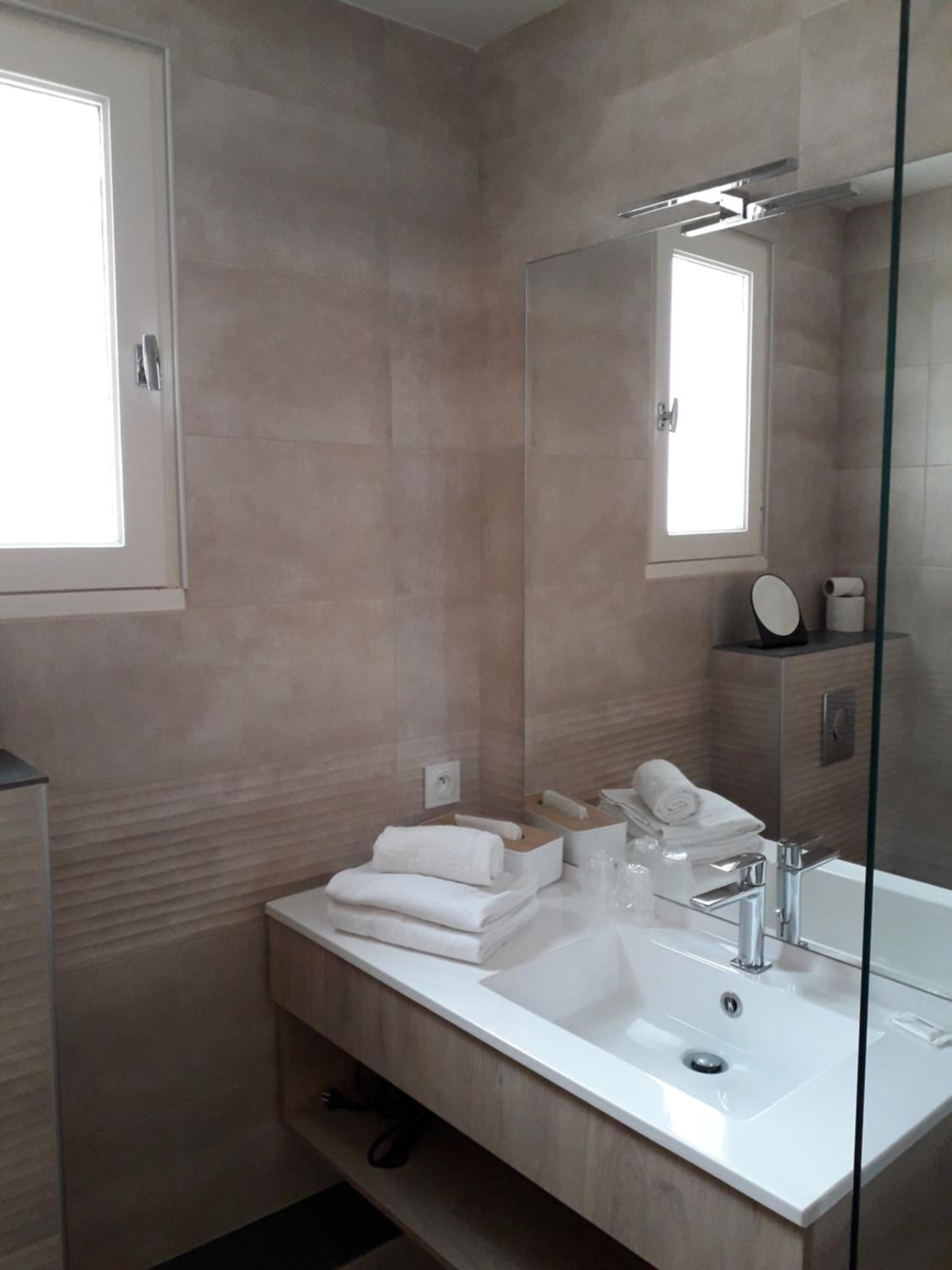 Double Room - Photo 4