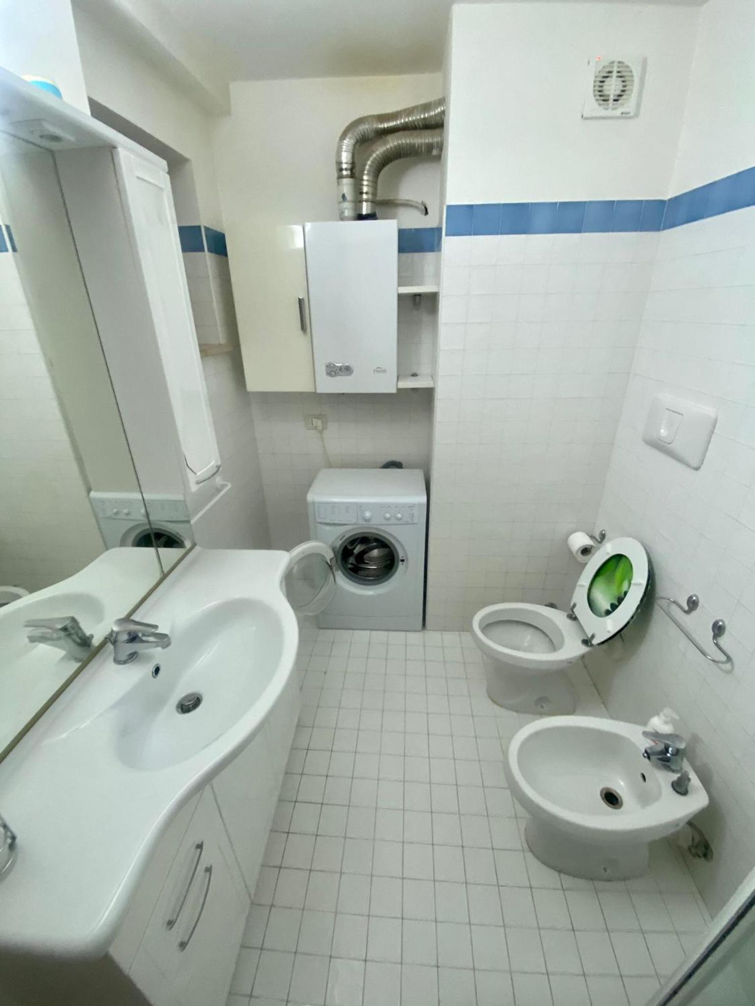 Two-Bedroom Apartment - Photo 16