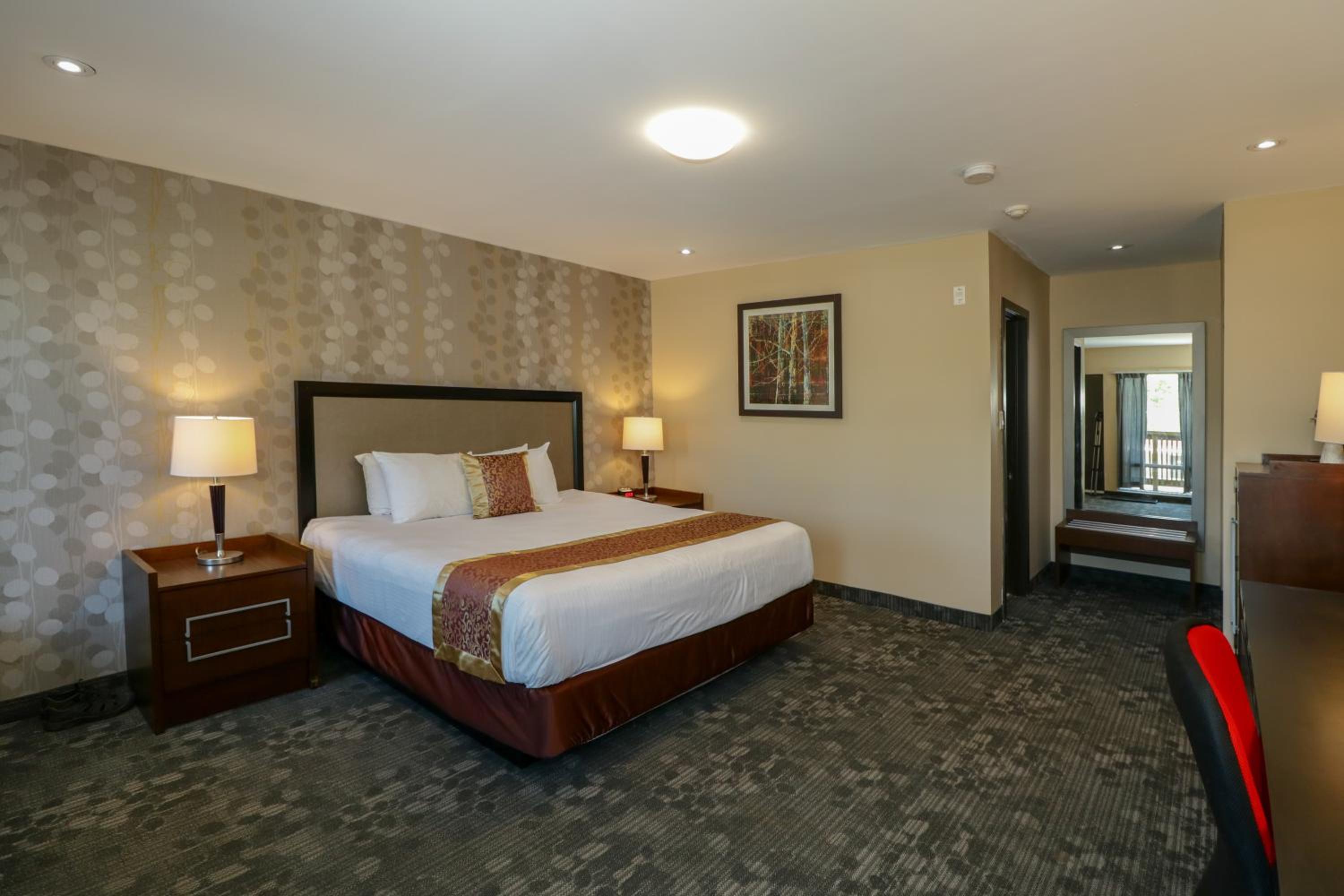 Lakeside King Room on Second Floor with One King Bed - Non-Smoking - Photo 3