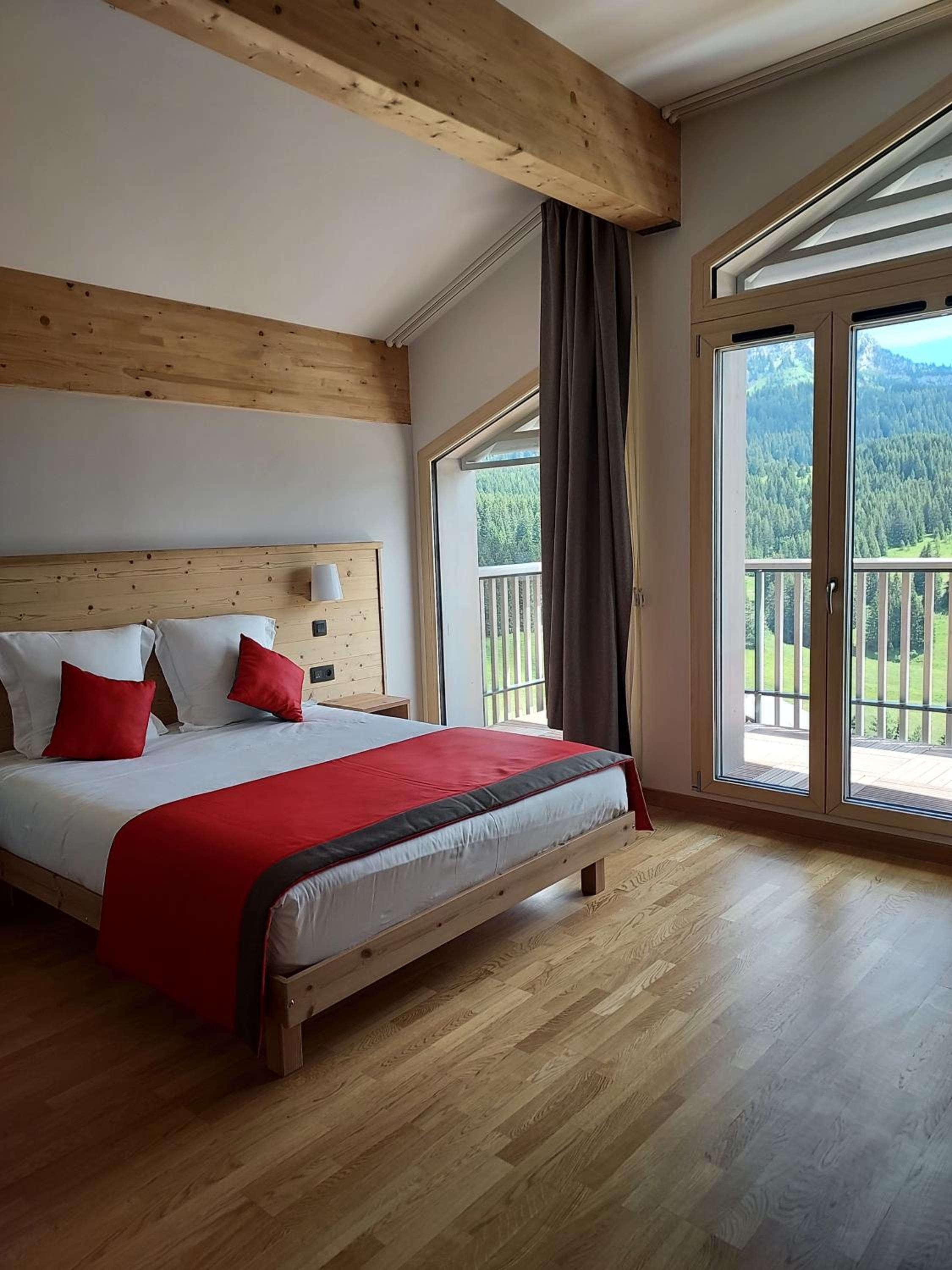 Suite with Mountain View photo 3