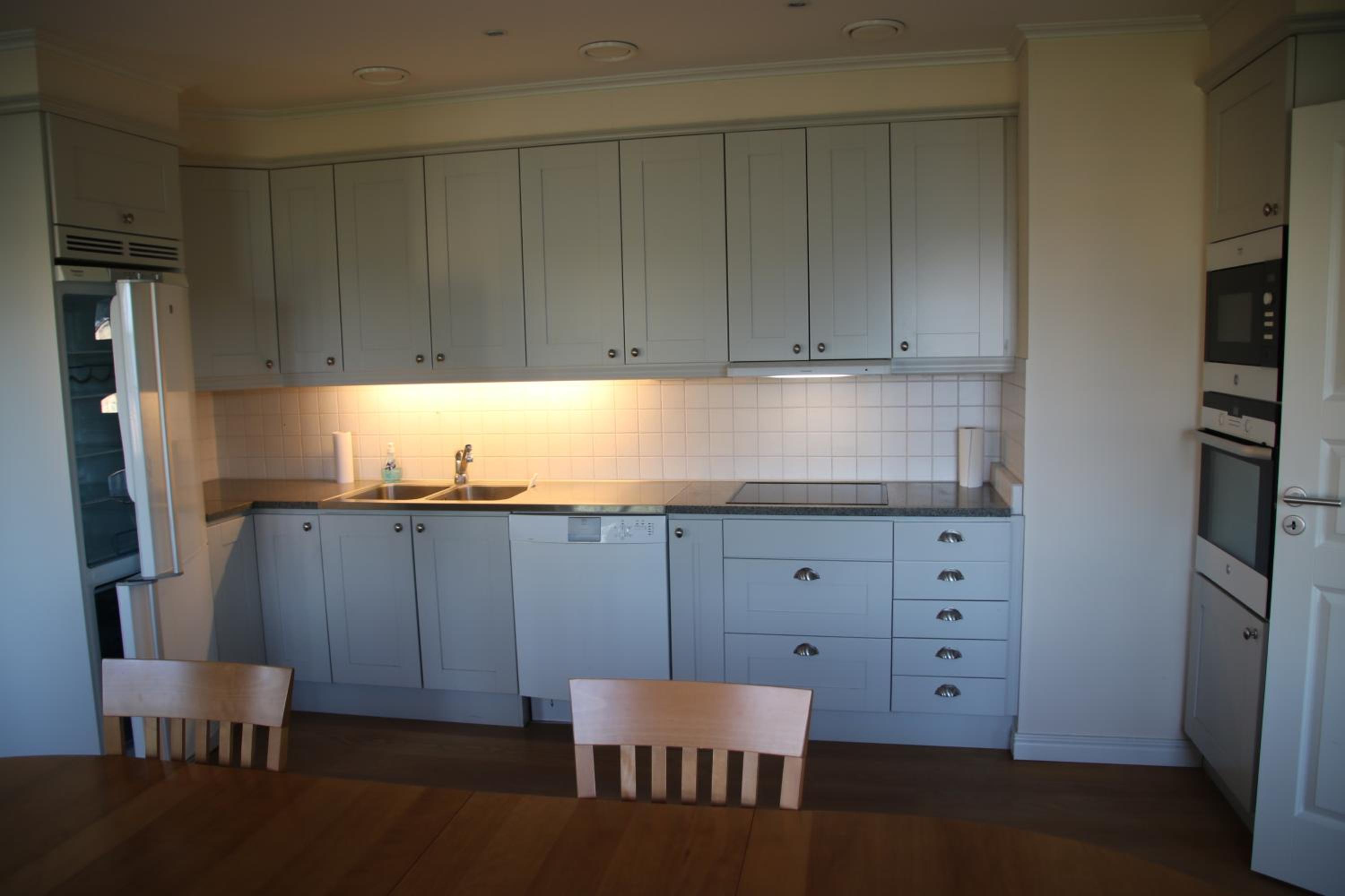 Double or Twin Room with Private Bathroom - Photo 6