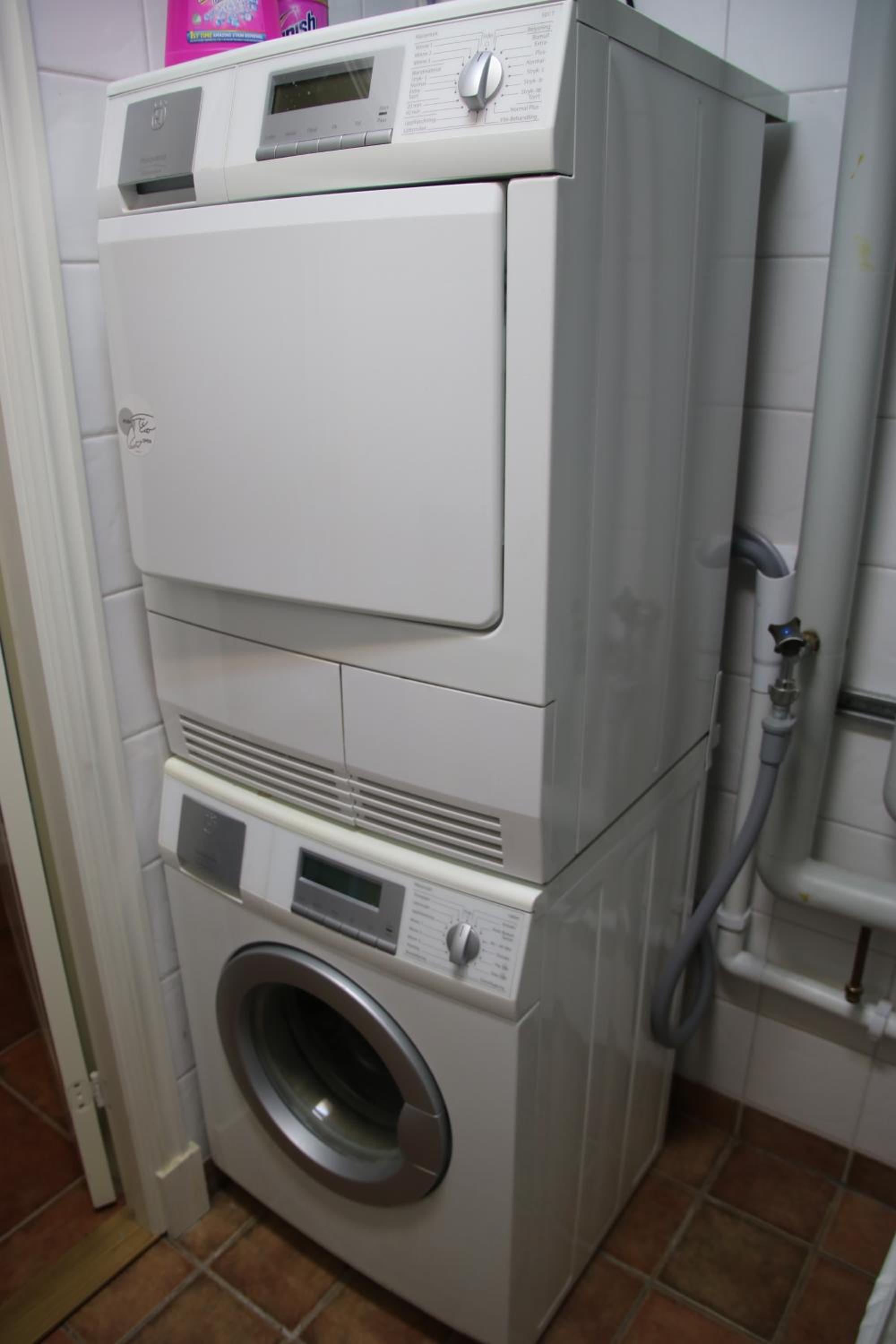 Double or Twin Room with Private Bathroom - Photo 2