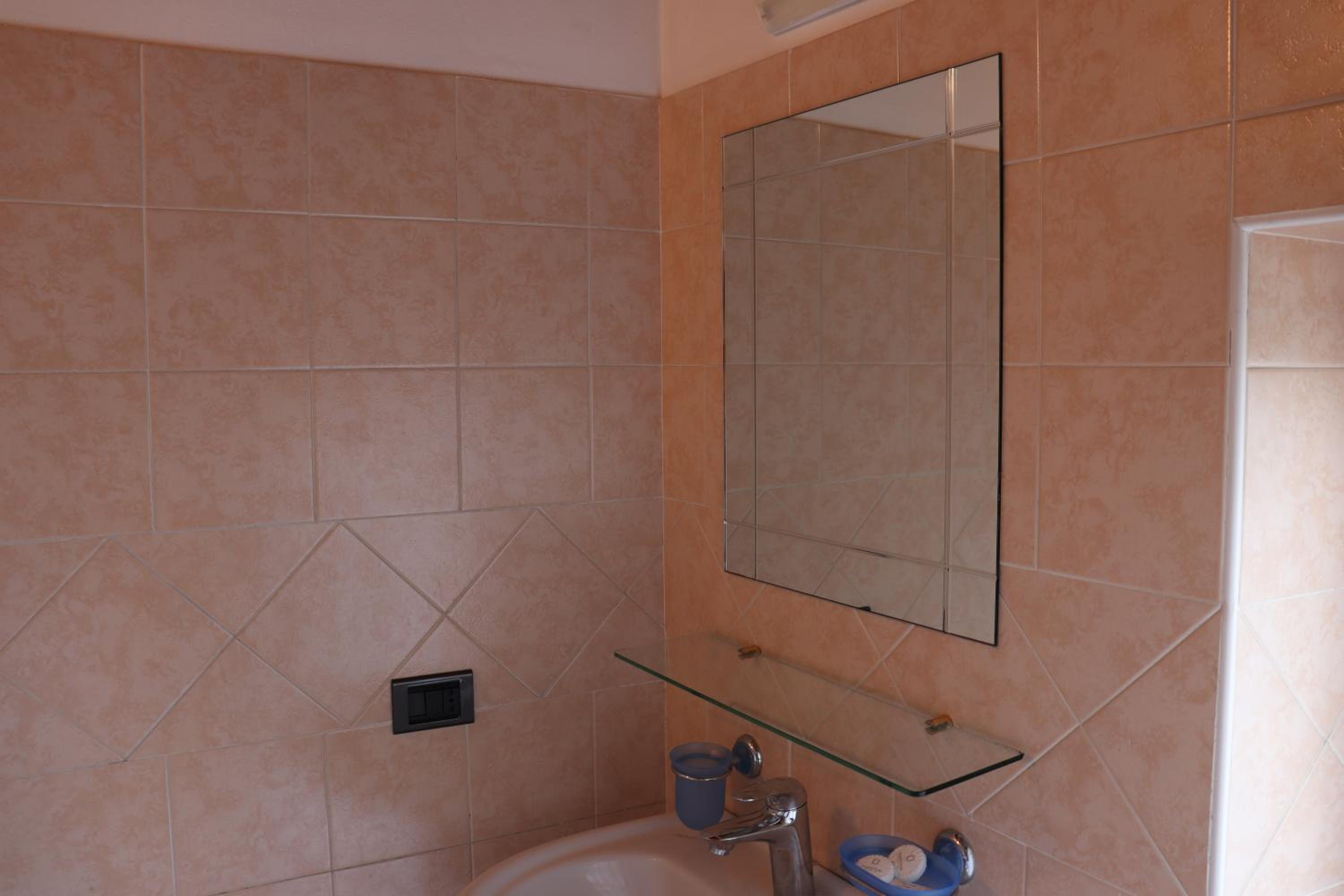 Double or Twin Room - Photo 6