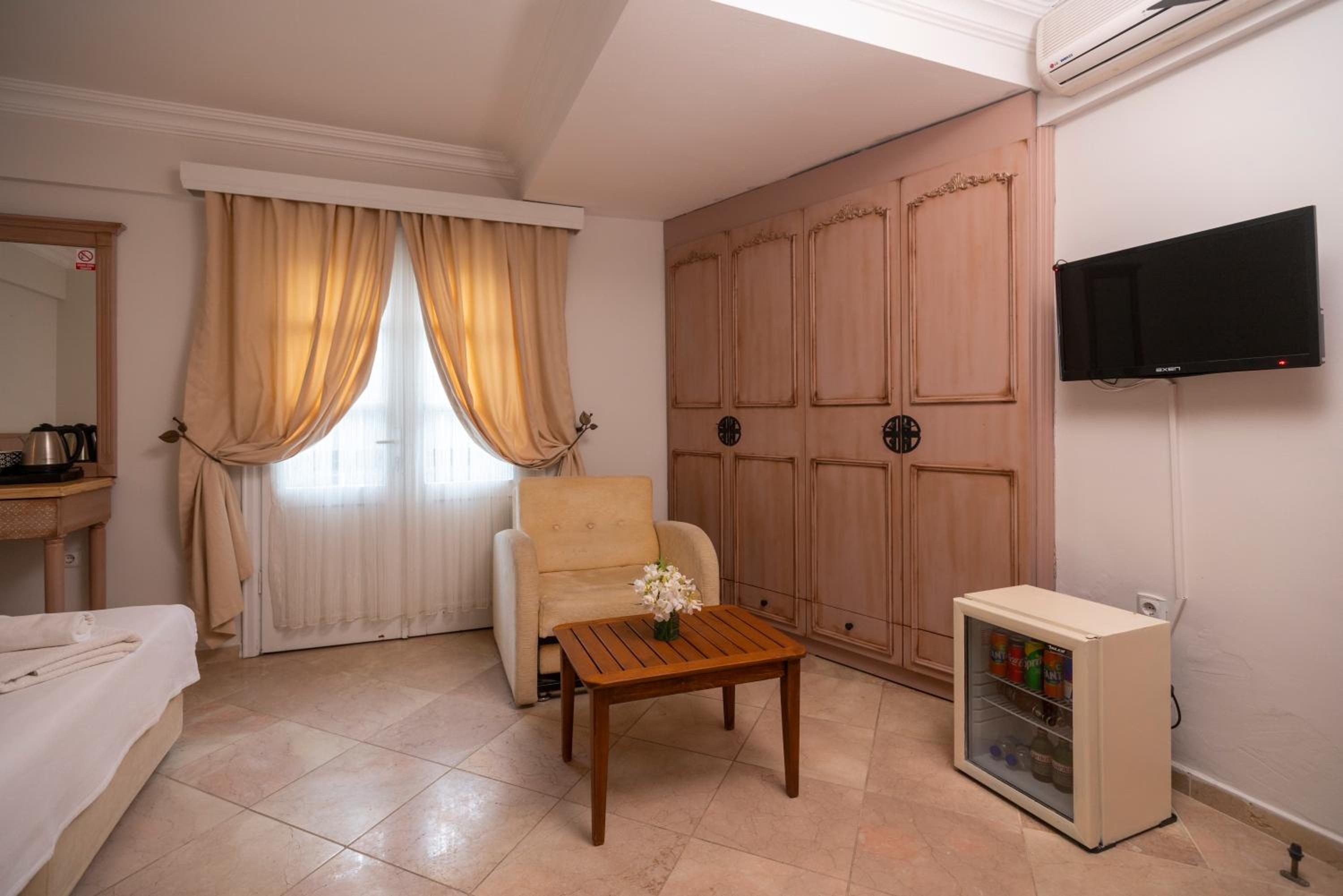 Superior Double Room - Photo 2
