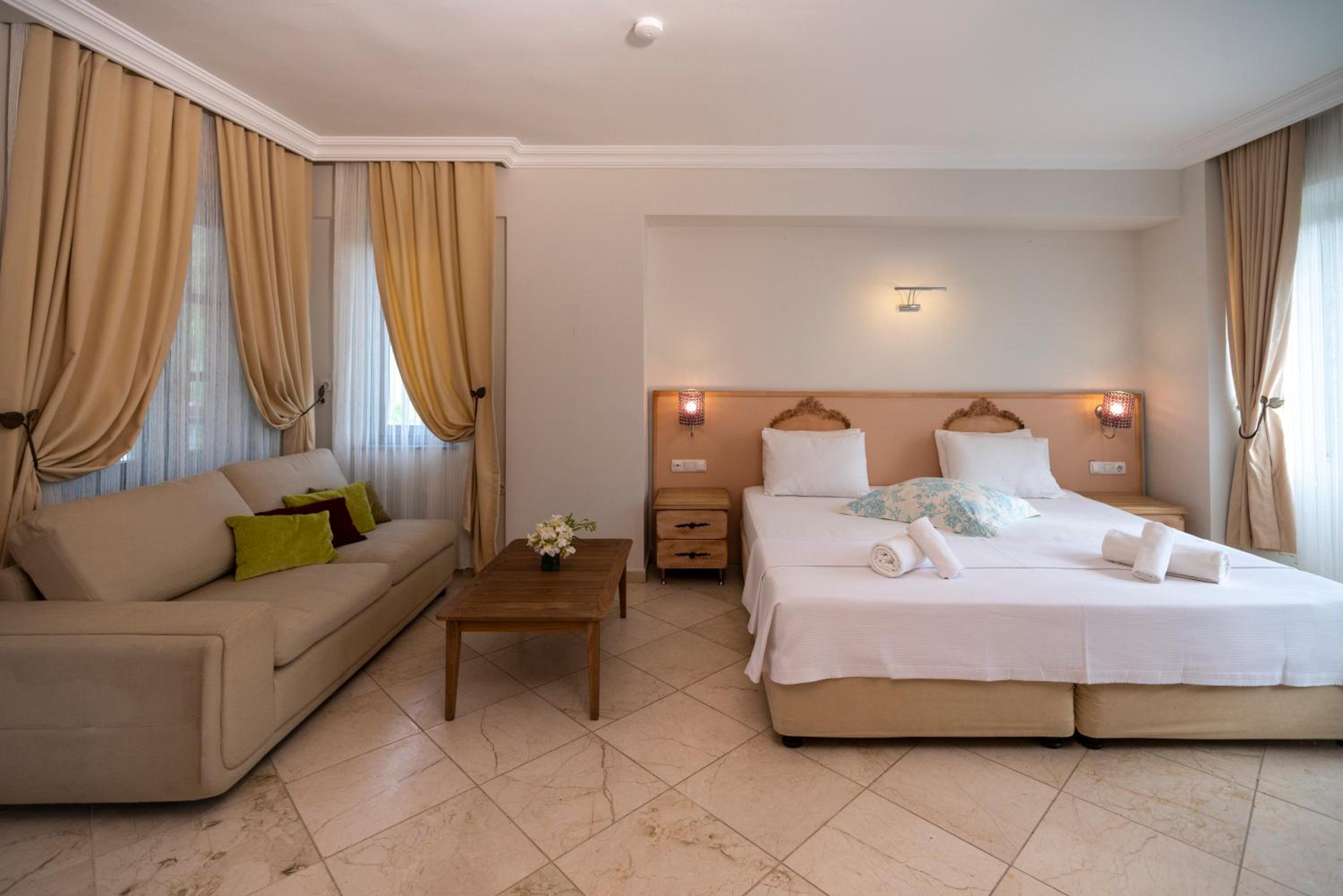 King Suite with Terrace - Photo 1