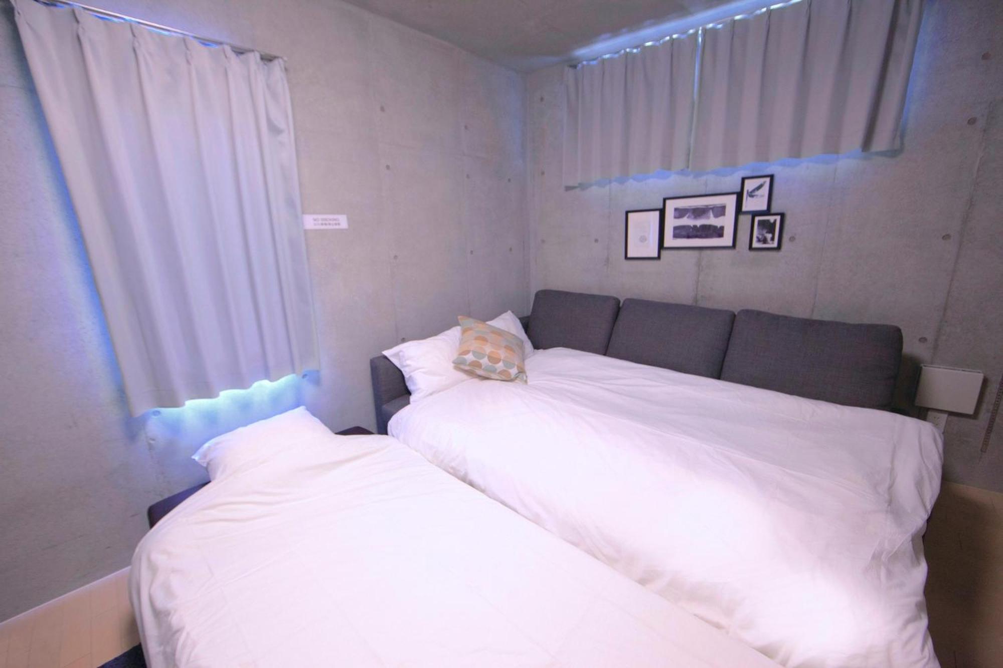 Economy Triple Room - Photo 8