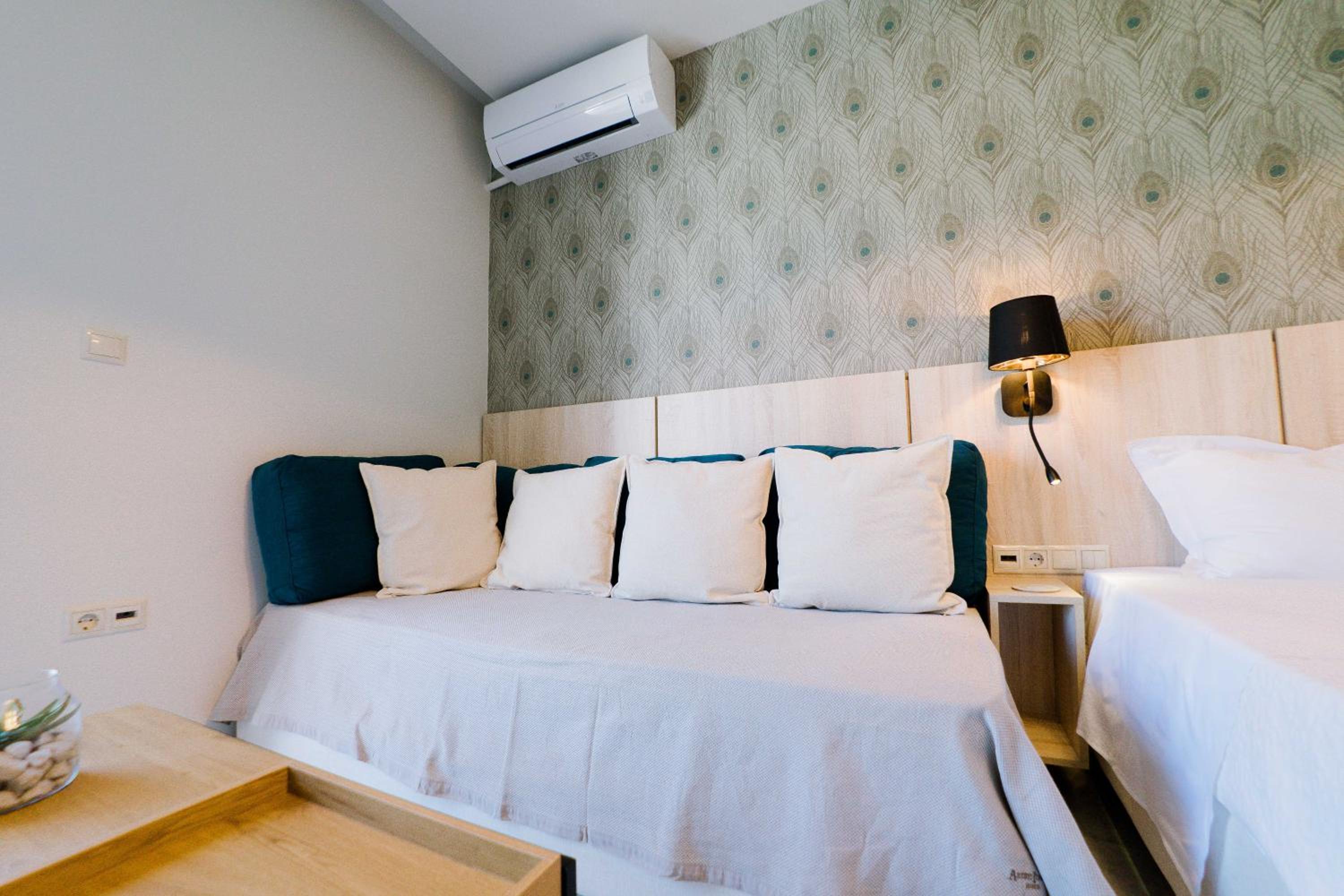 One-Bedroom Apartment - Photo 21