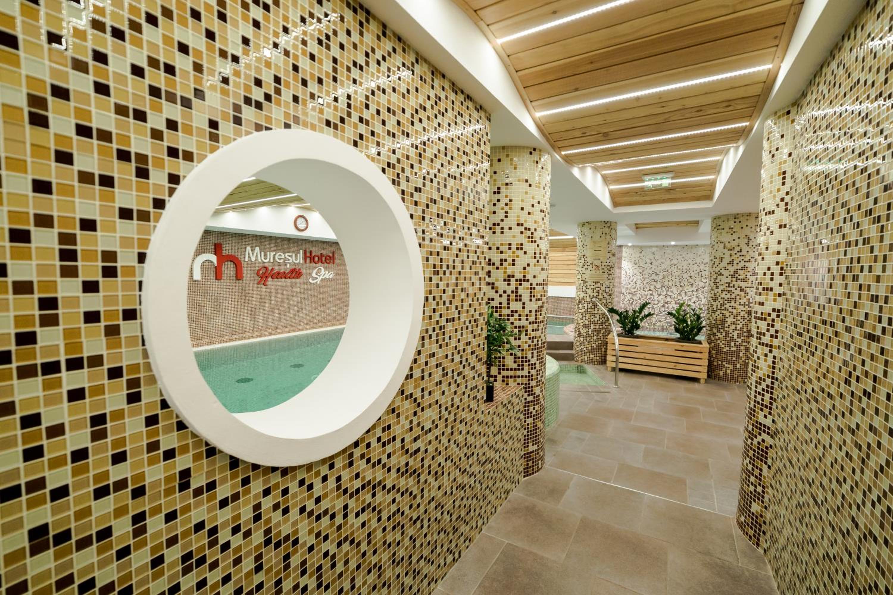 Double or Twin Room with Spa Access - Photo 2