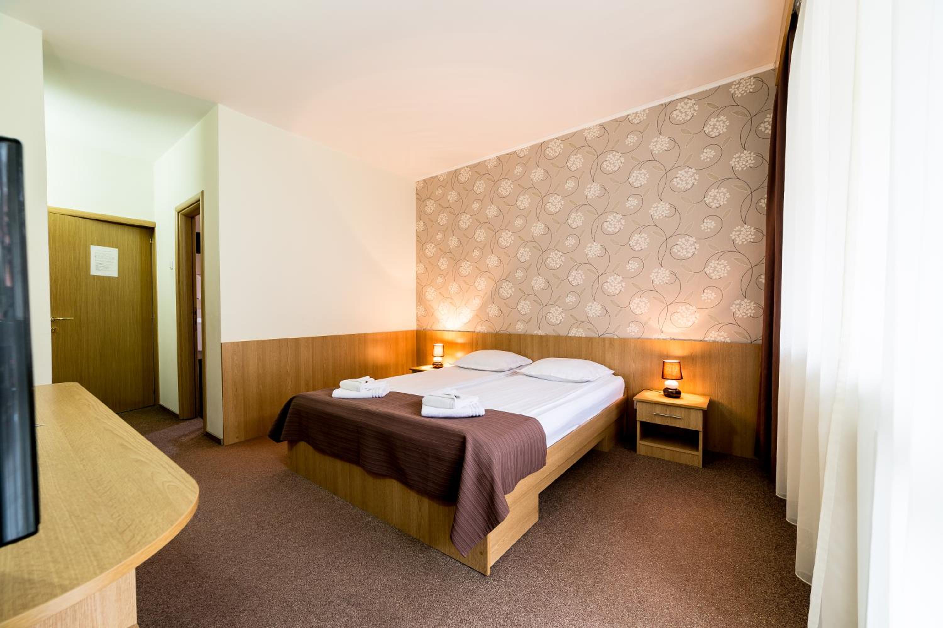 Double or Twin Room with Spa Access - Photo 1