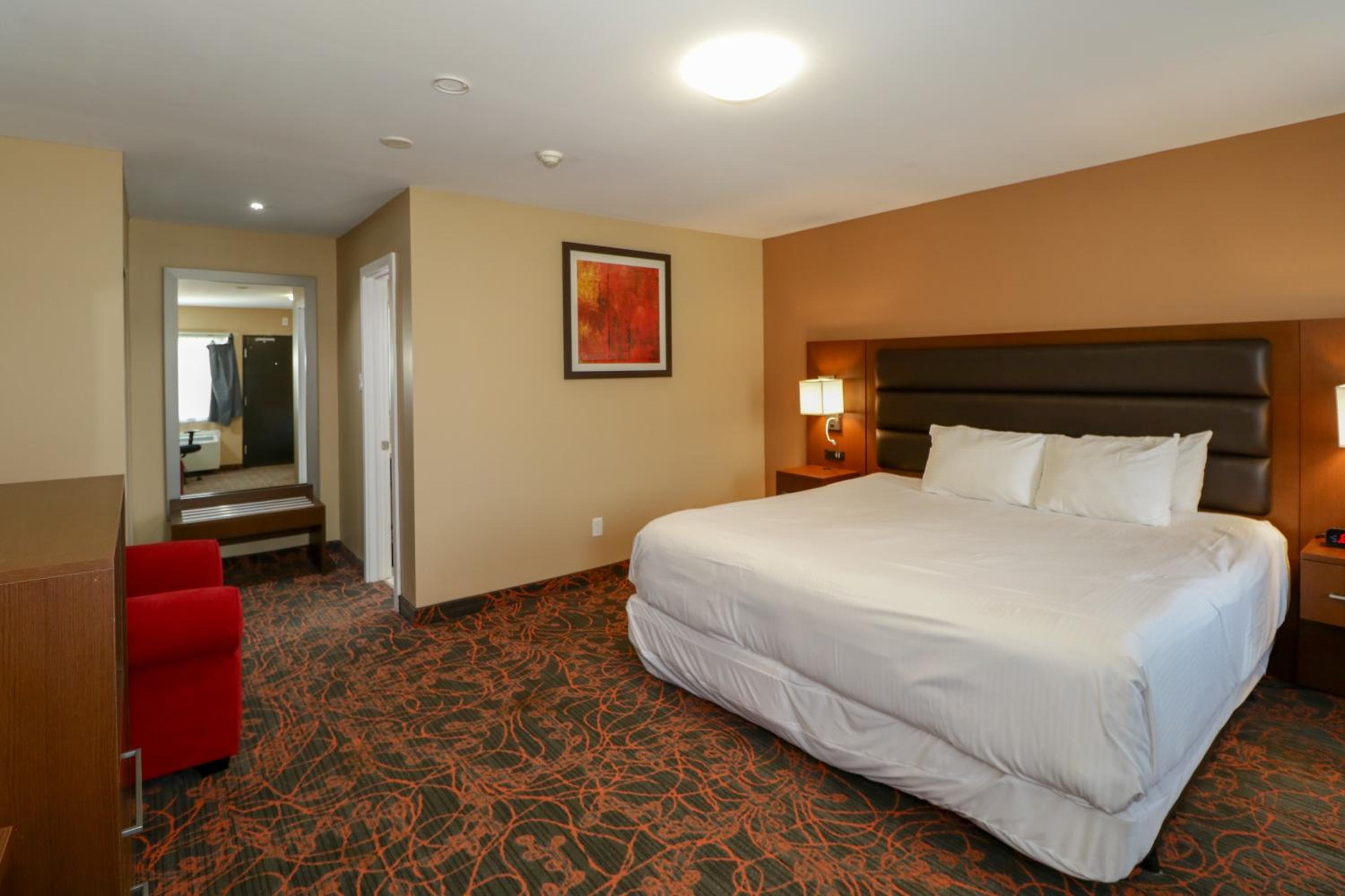 One-Bedroom Suite with One King Bed - Non-Smoking - Photo 5