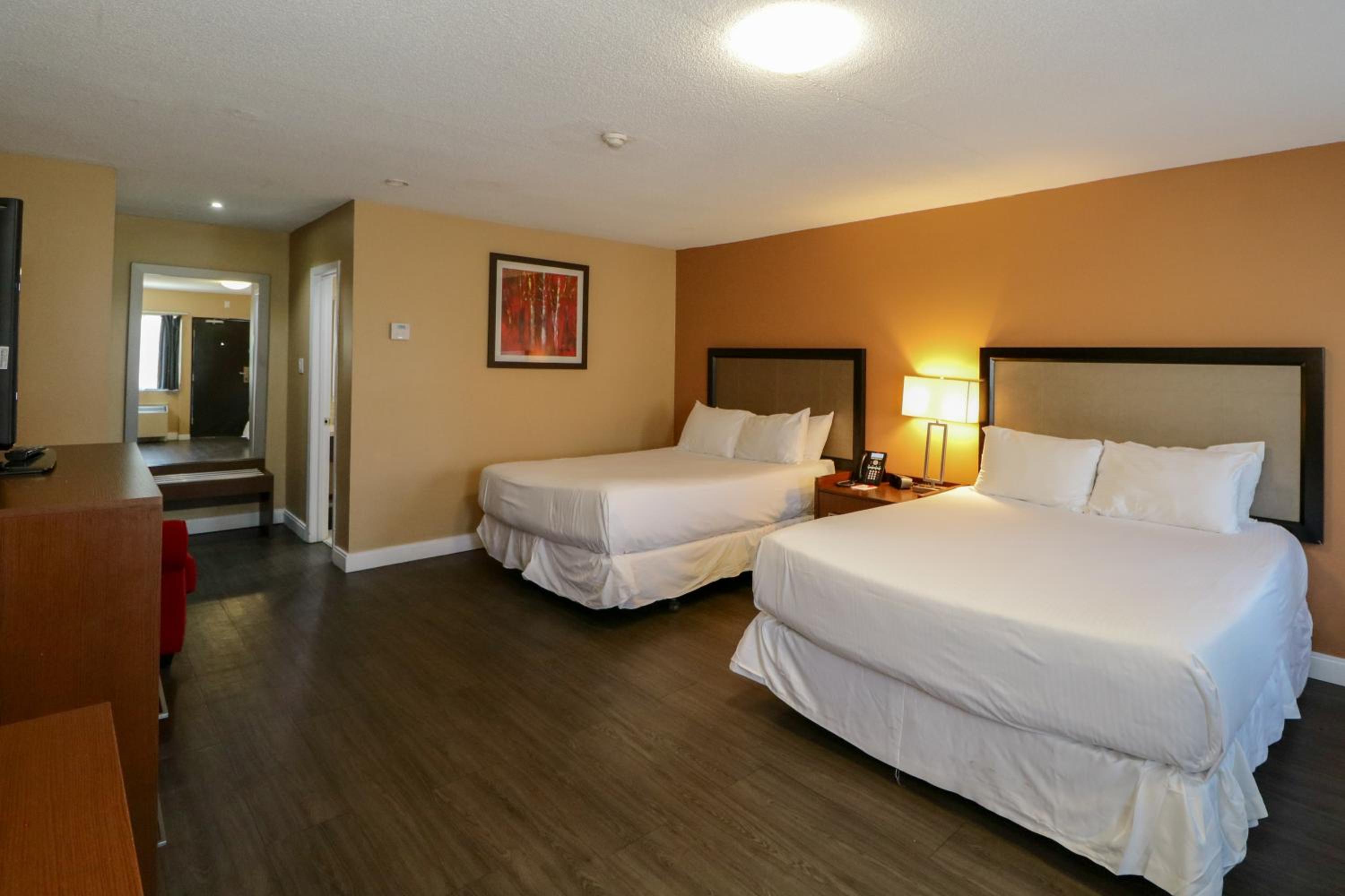 Lakeside Room with Two Queen Beds - West Wing/Non-Smoking - Photo 5