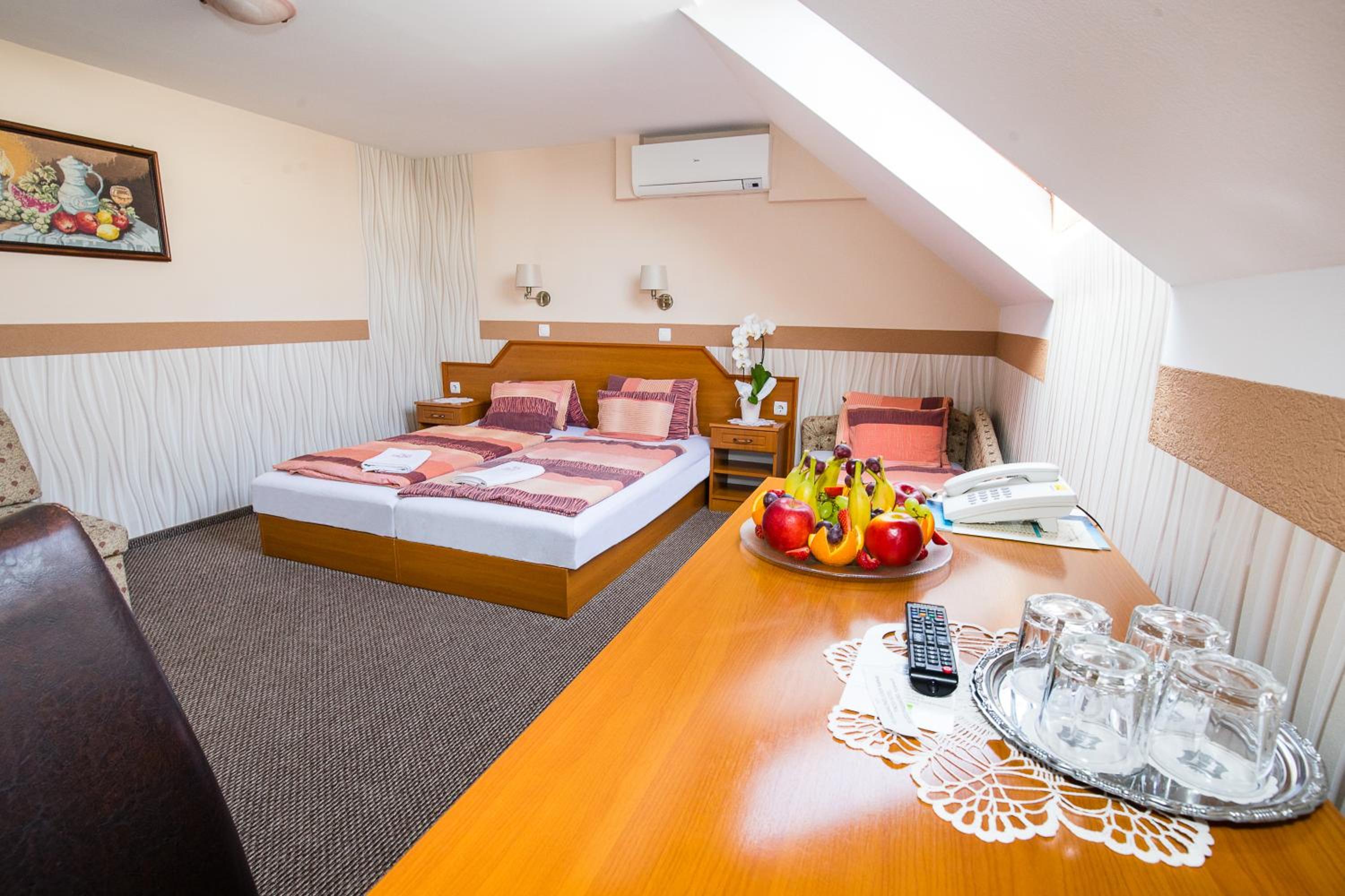 Superior Triple Room - Photo 1
