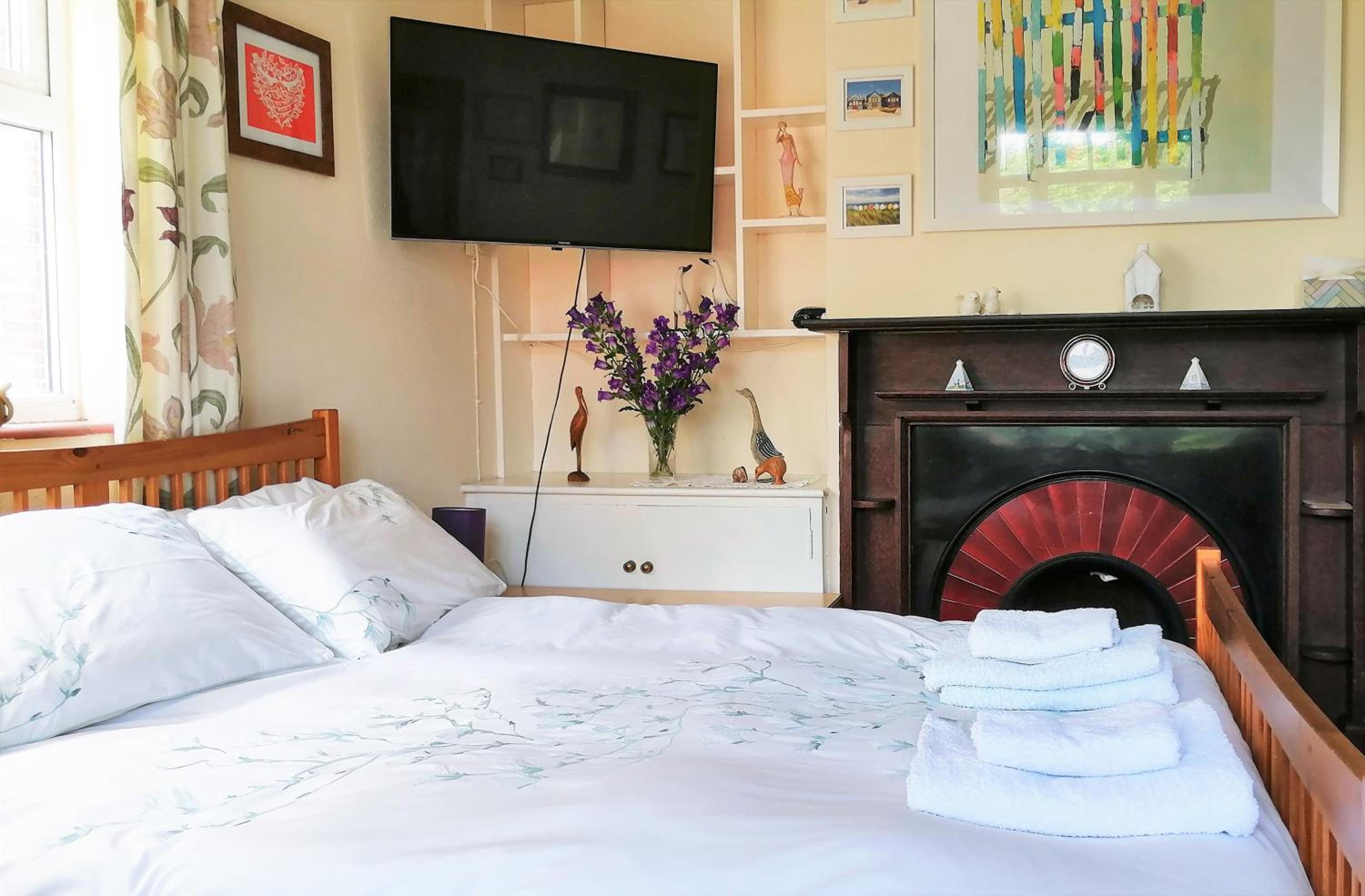 Single Room with Shared Shower and Toilet