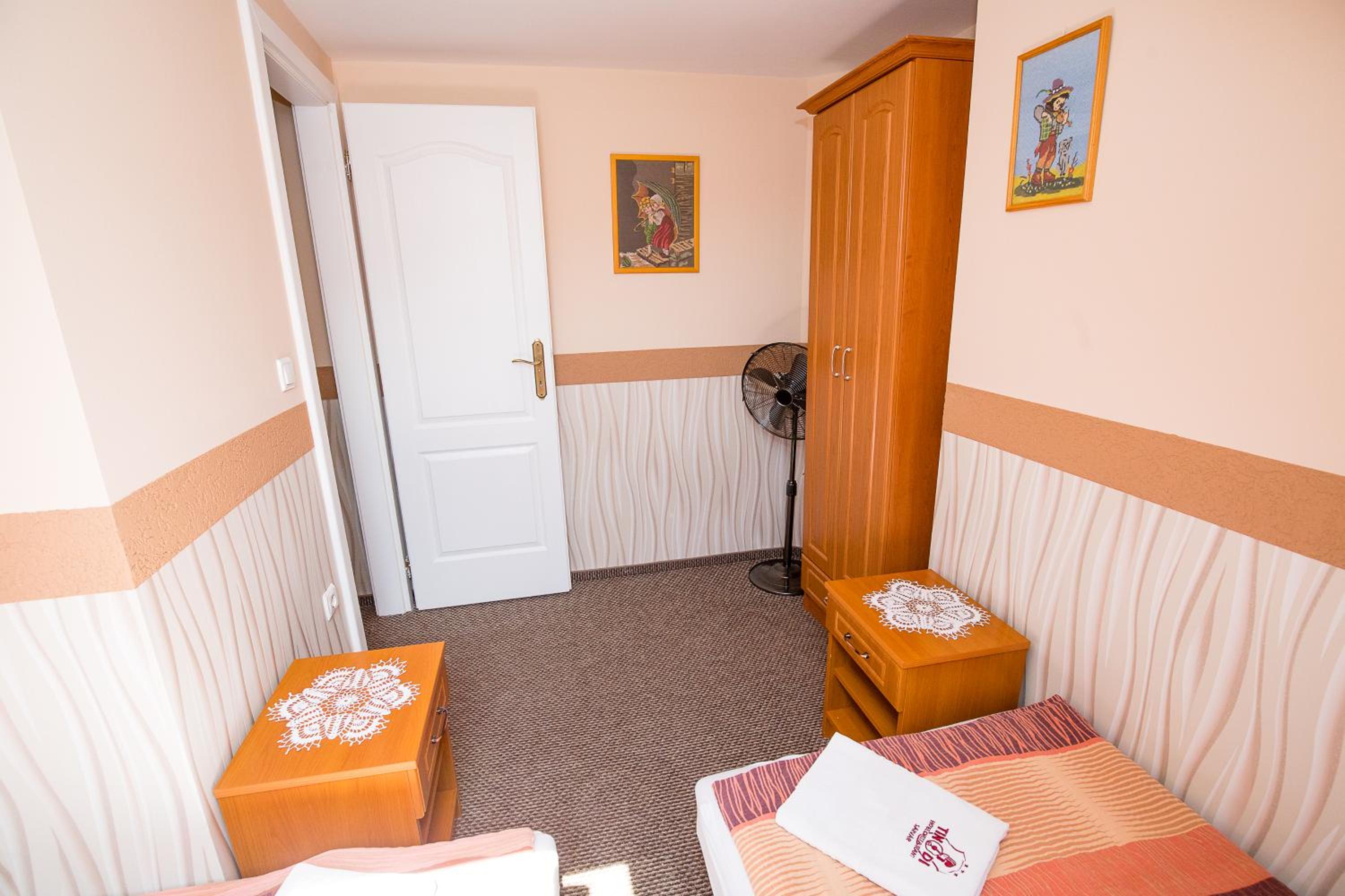 Superior Quadruple Room - Photo 7