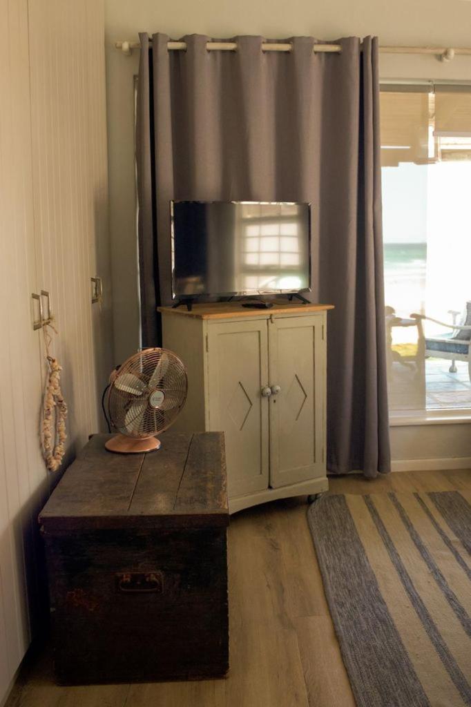 Deluxe Double Room with Sea View - Photo 32