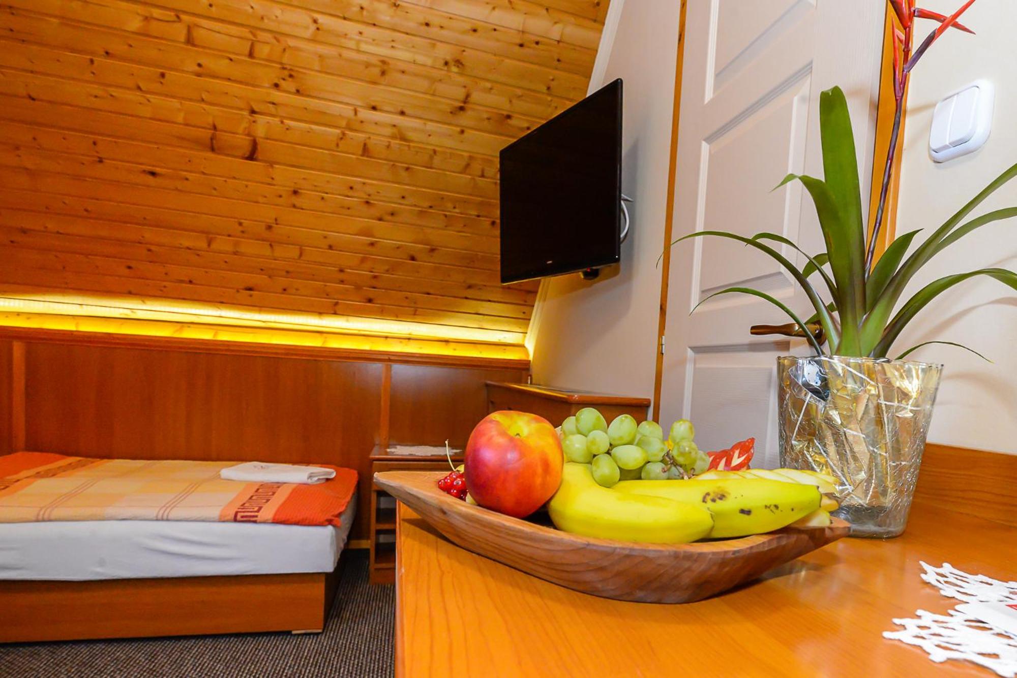 Standard Double or Twin Room - Photo 5
