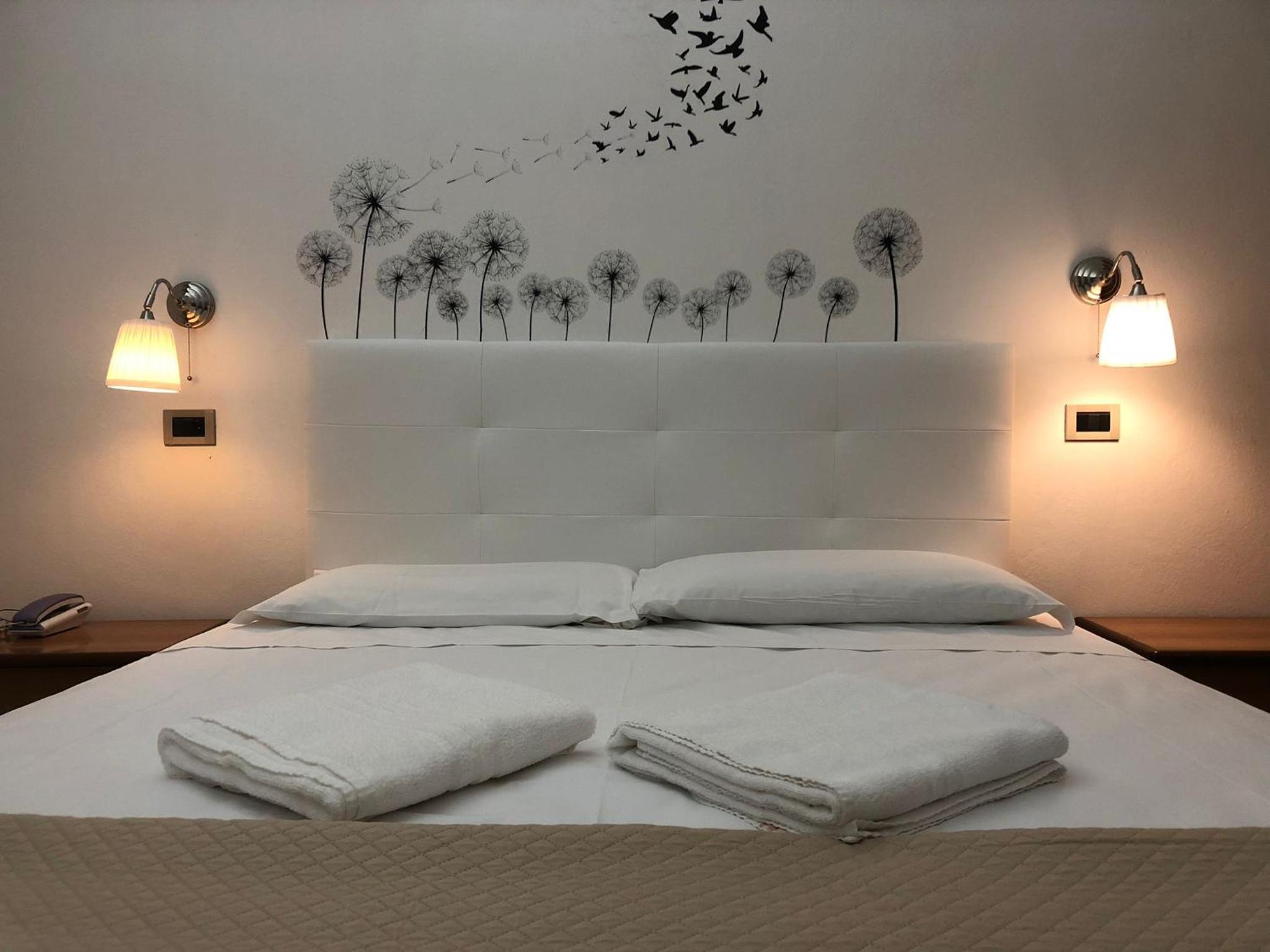 Double or Twin Room - Photo 5