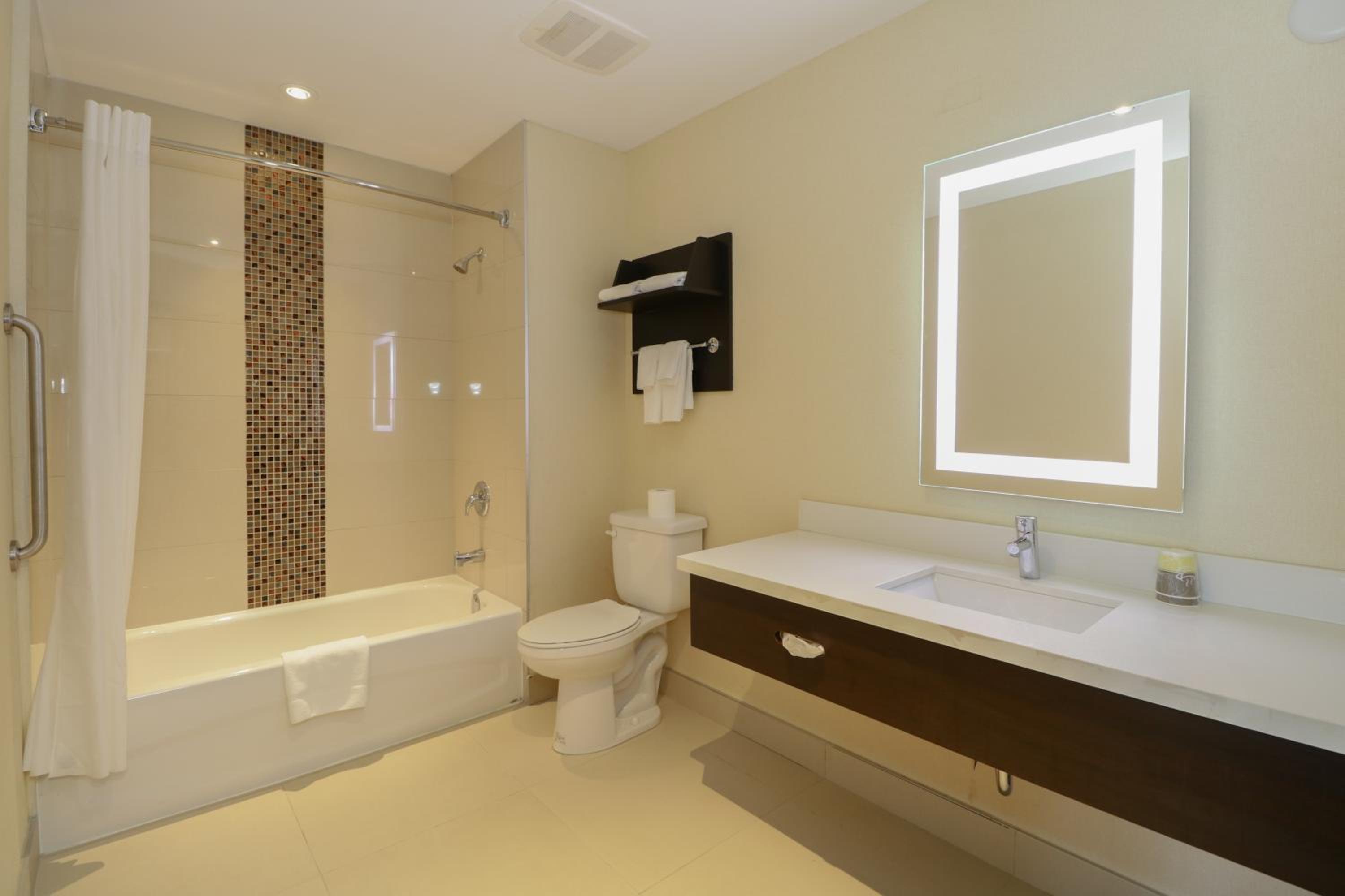 One-Bedroom Cottage with One King Bed - Non-Smoking - Photo 11