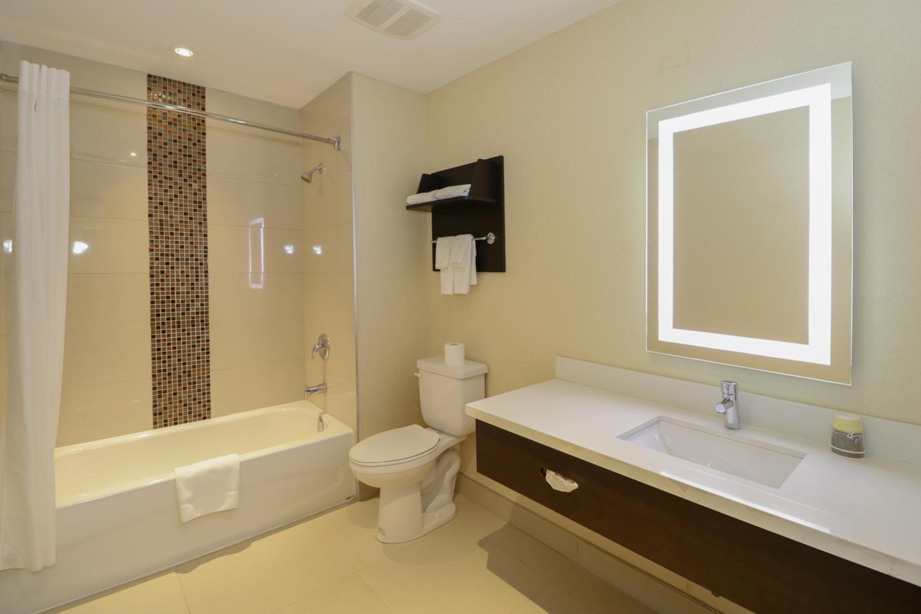 One-Bedroom Cottage with One King Bed - Non-Smoking - Photo 9