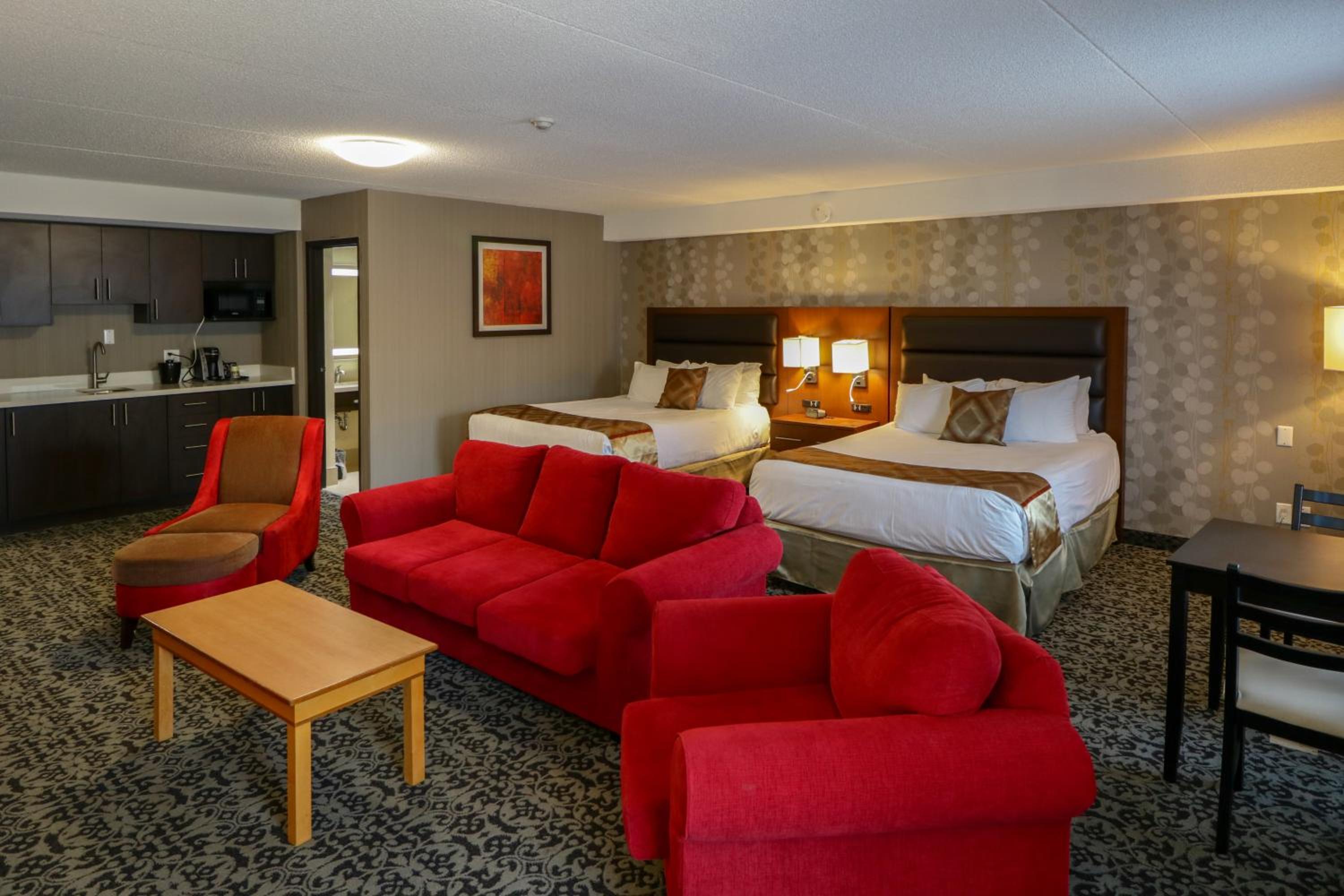 1 Queen Bed, Deluxe Suite, Lakeside, Non-Smoking photo 1