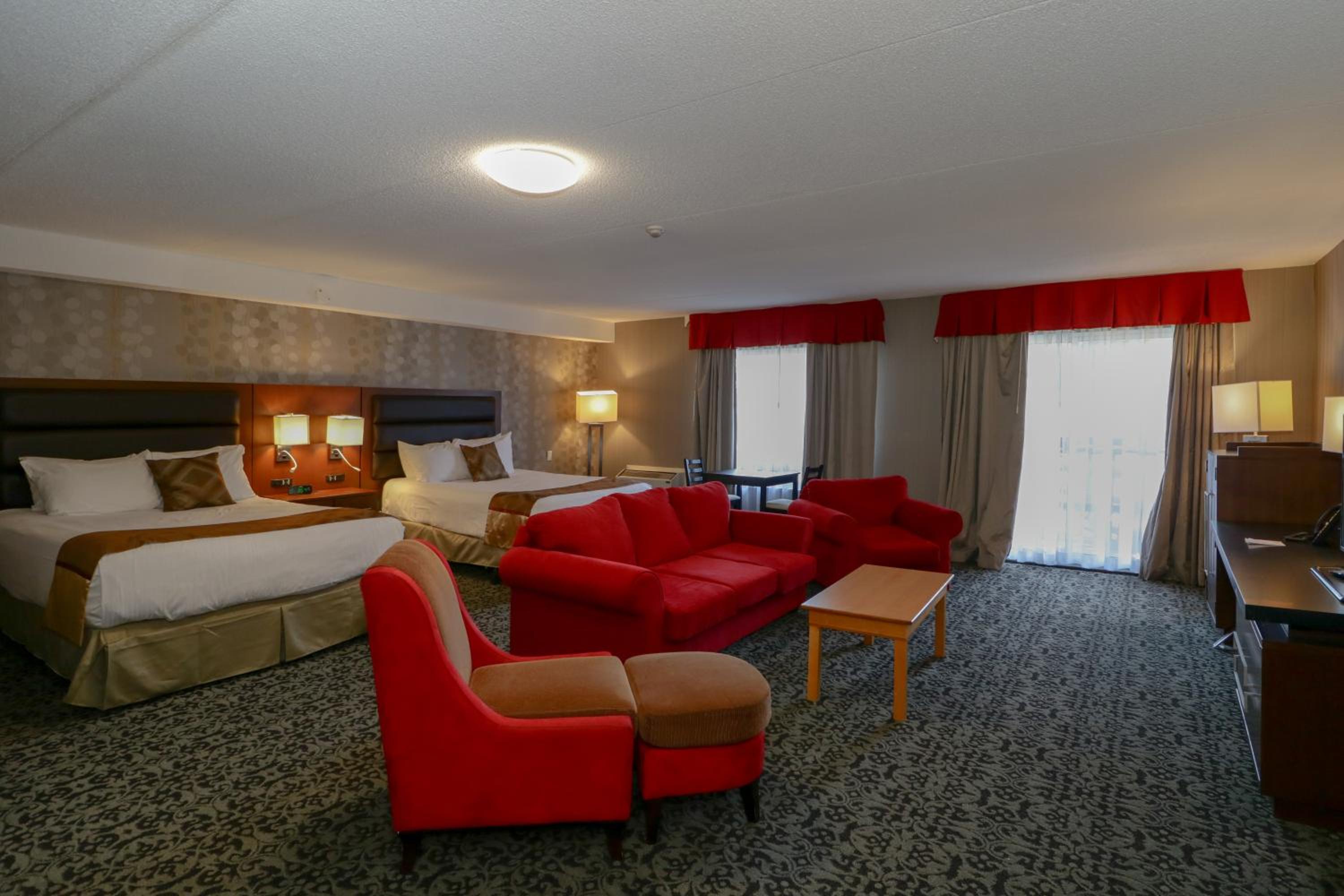1 Queen Bed, Deluxe Suite, Lakeside, Non-Smoking photo 3
