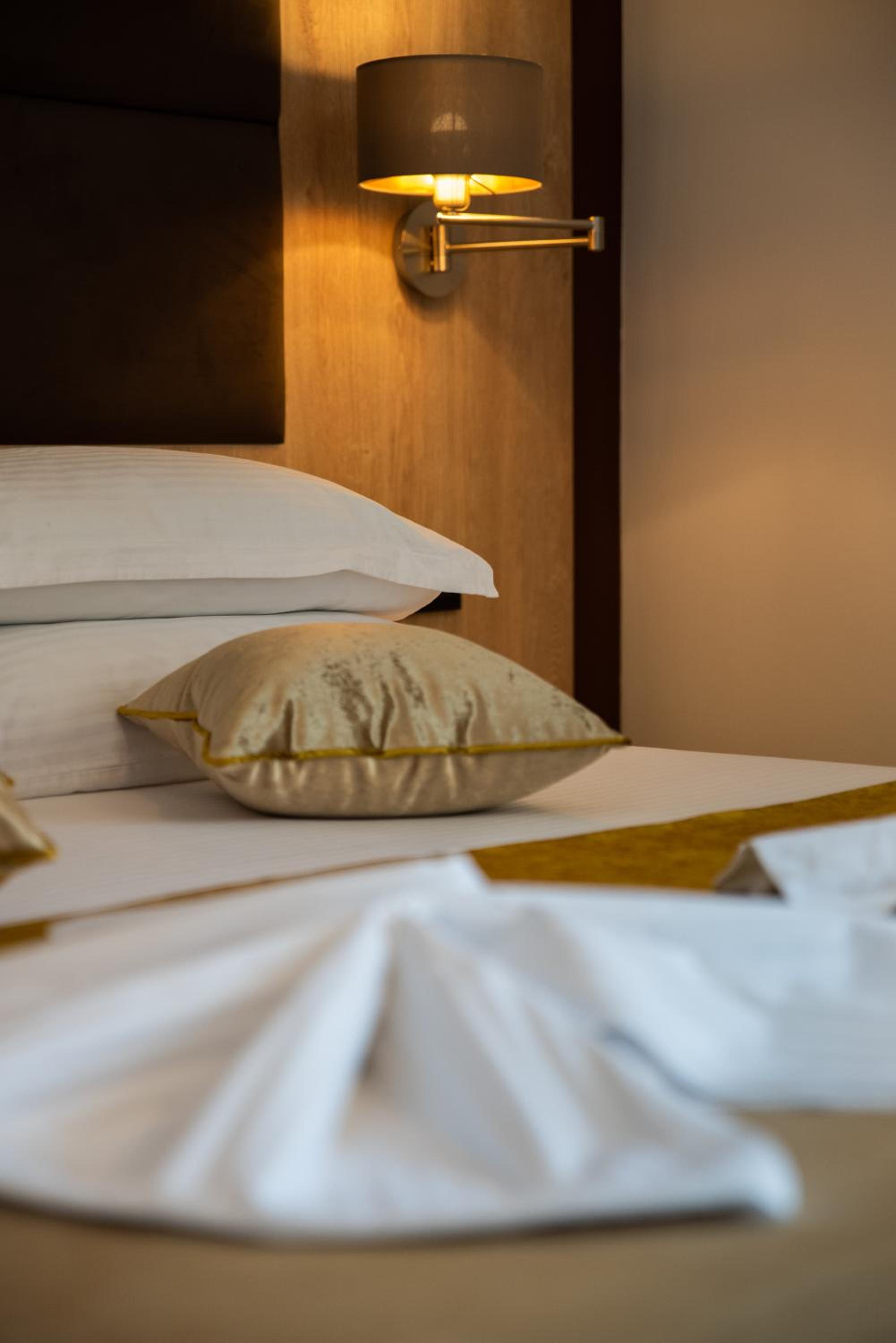 Deluxe Double Room with Sea View - Photo 3