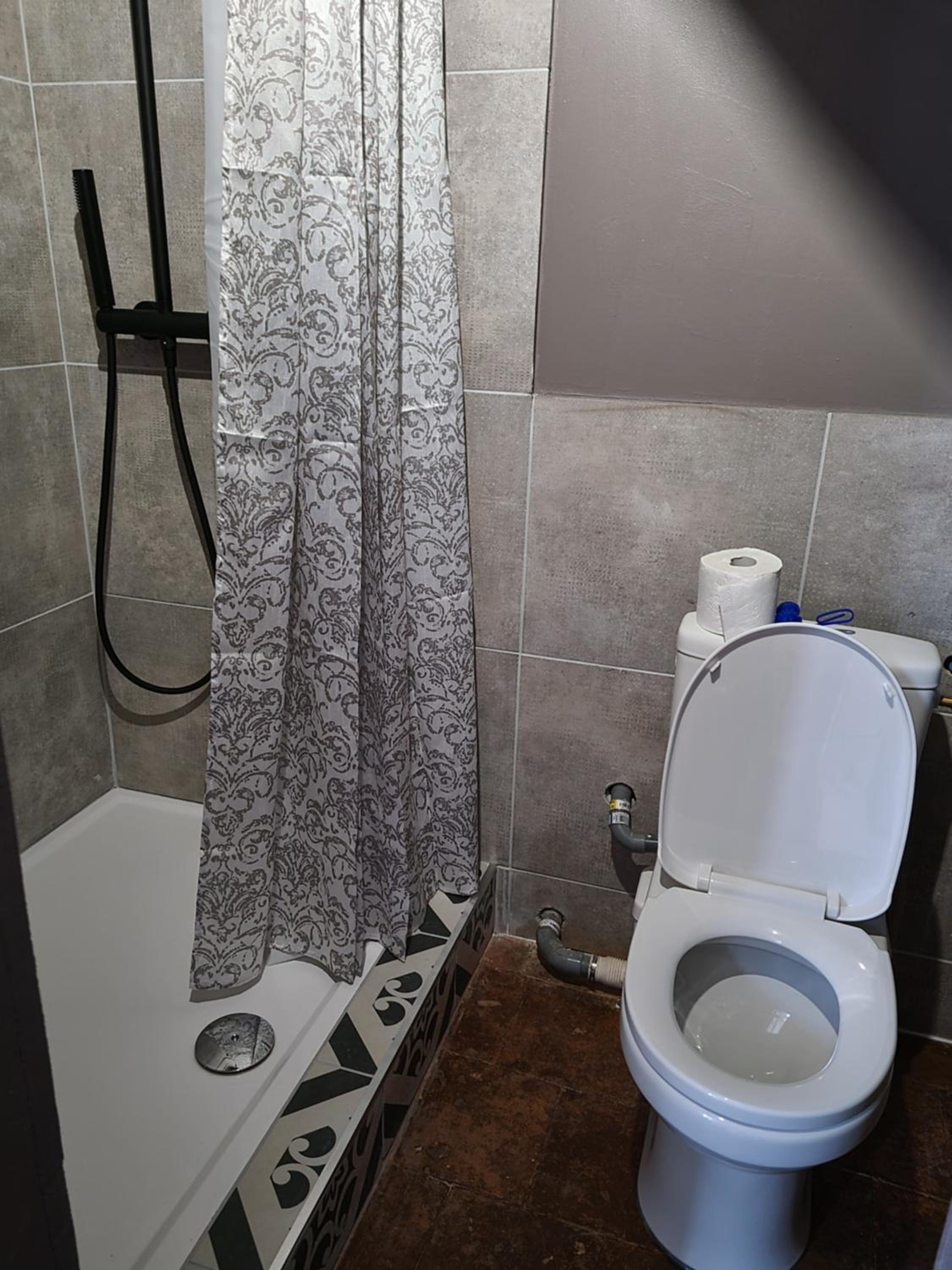 Studio Apartment - Photo 6
