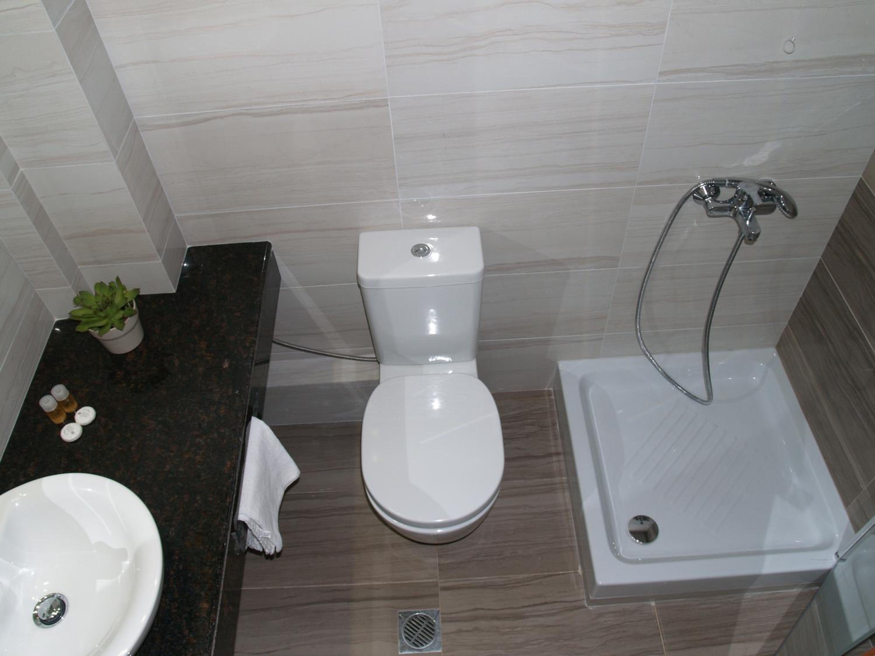 Two-Bedroom Apartment (4 Adults) - Photo 8