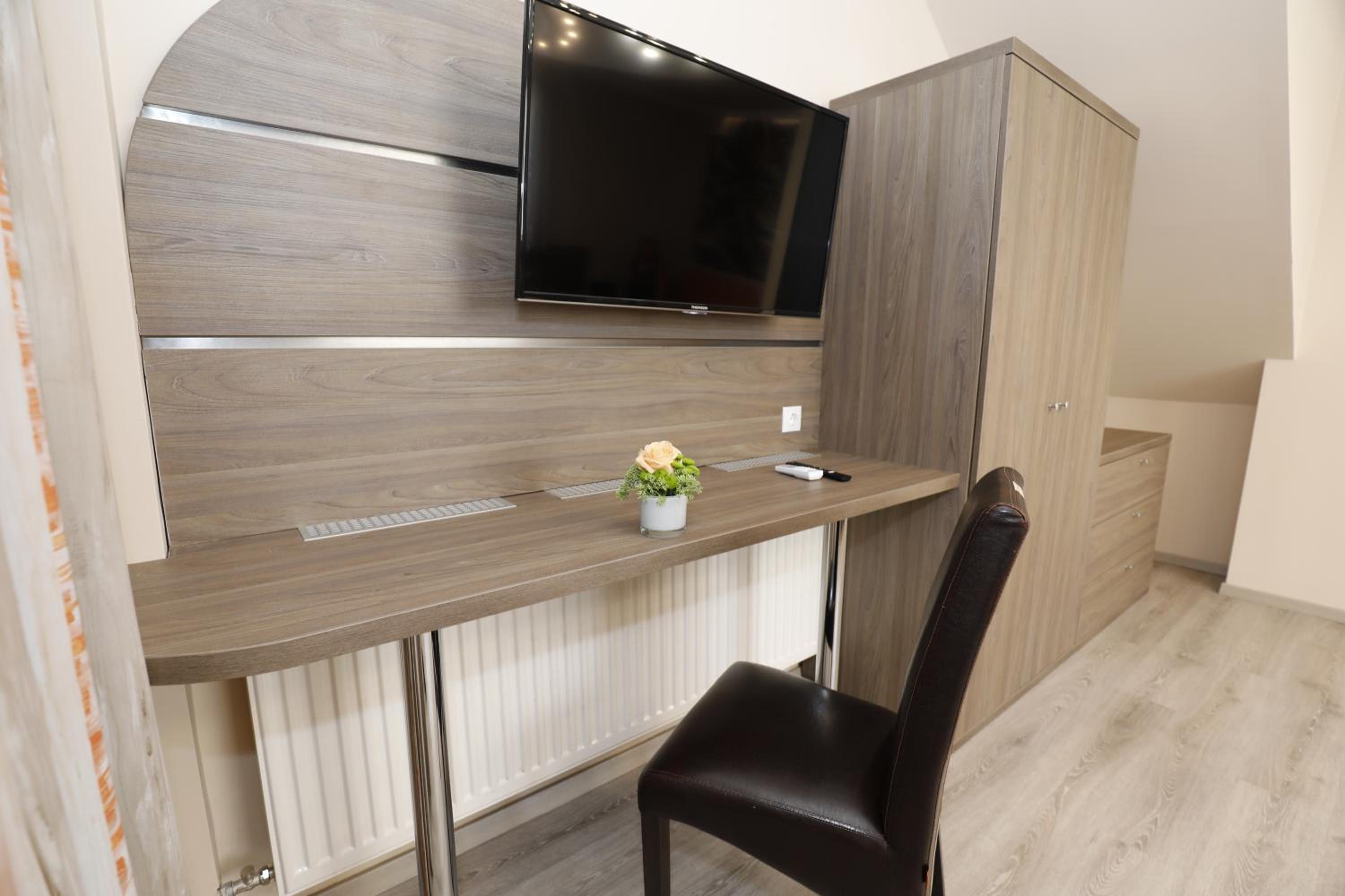 Deluxe Quadruple Room - Photo 2