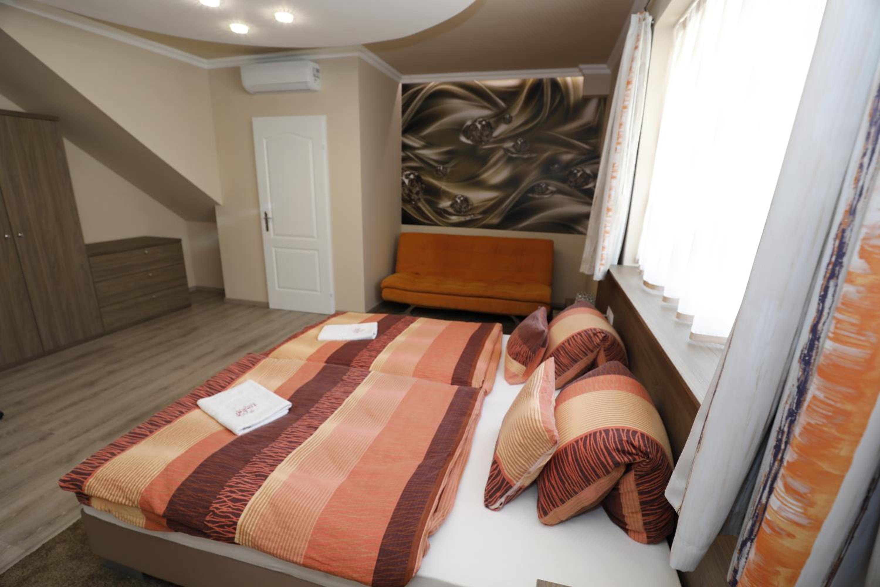 Deluxe Quadruple Room - Photo 13