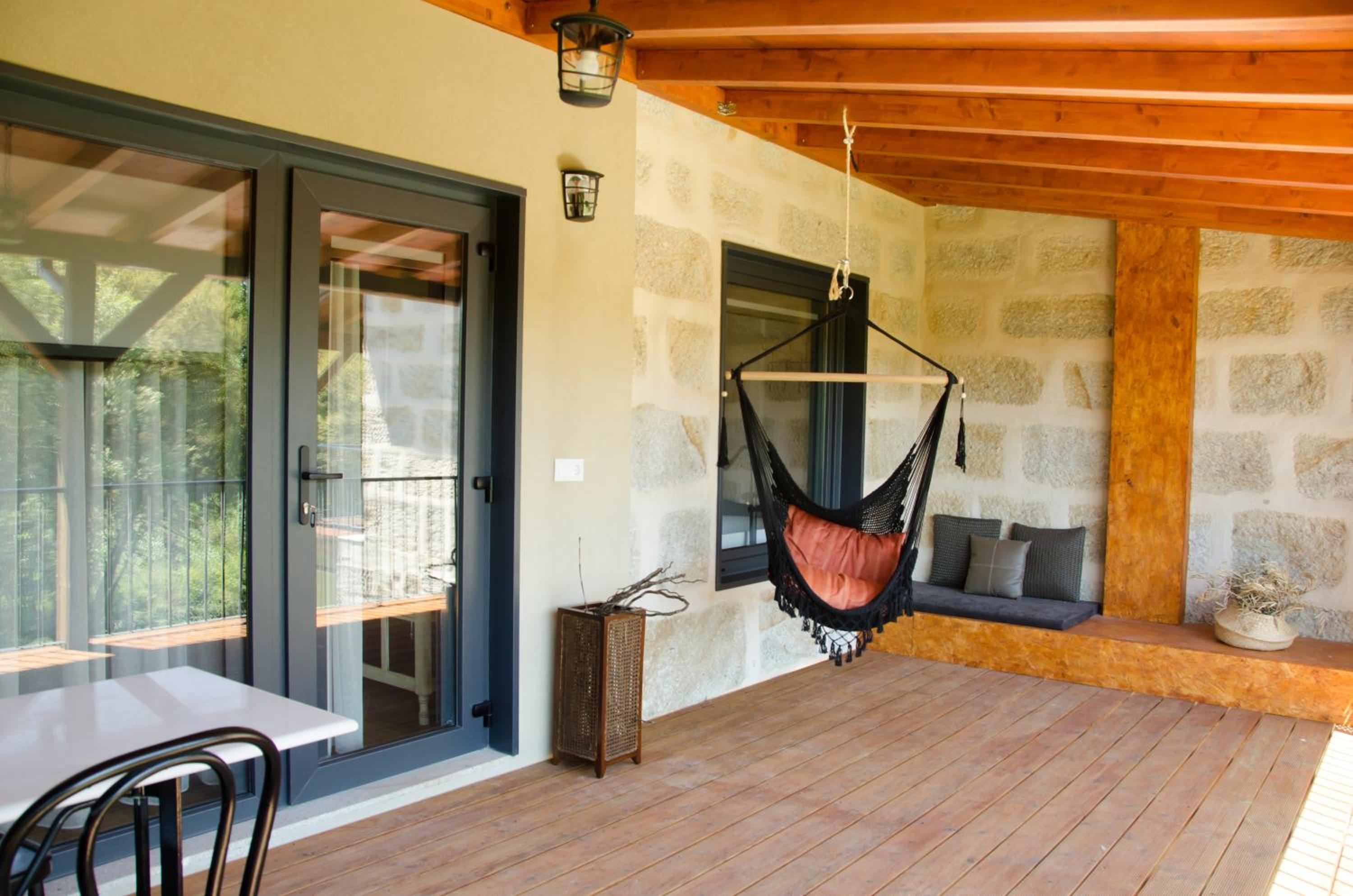 King Suite with Balcony - Photo 2