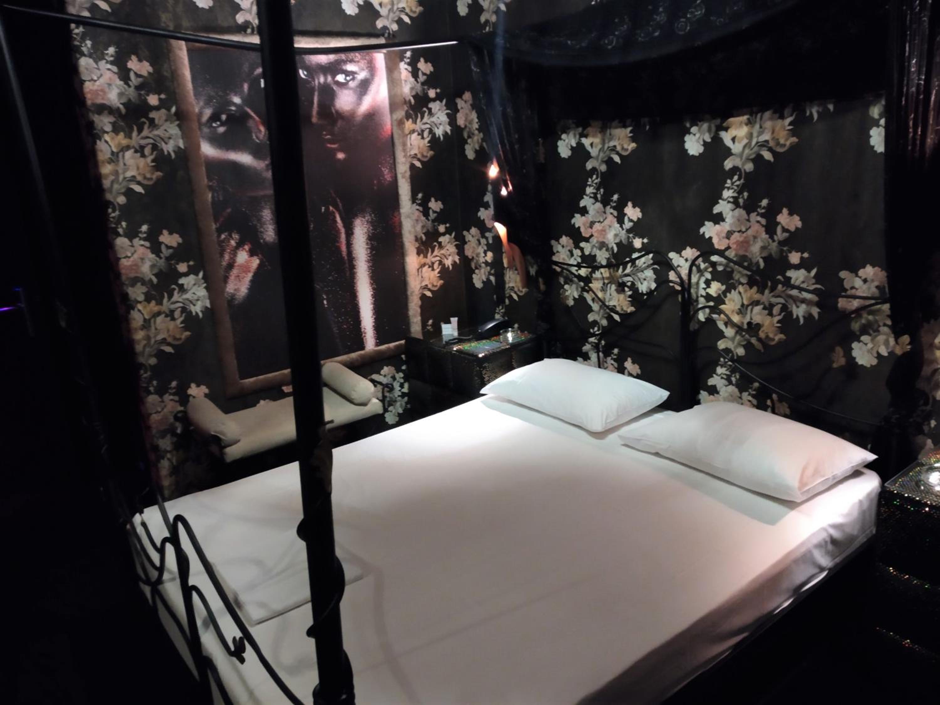 Deluxe Double Room with Shower