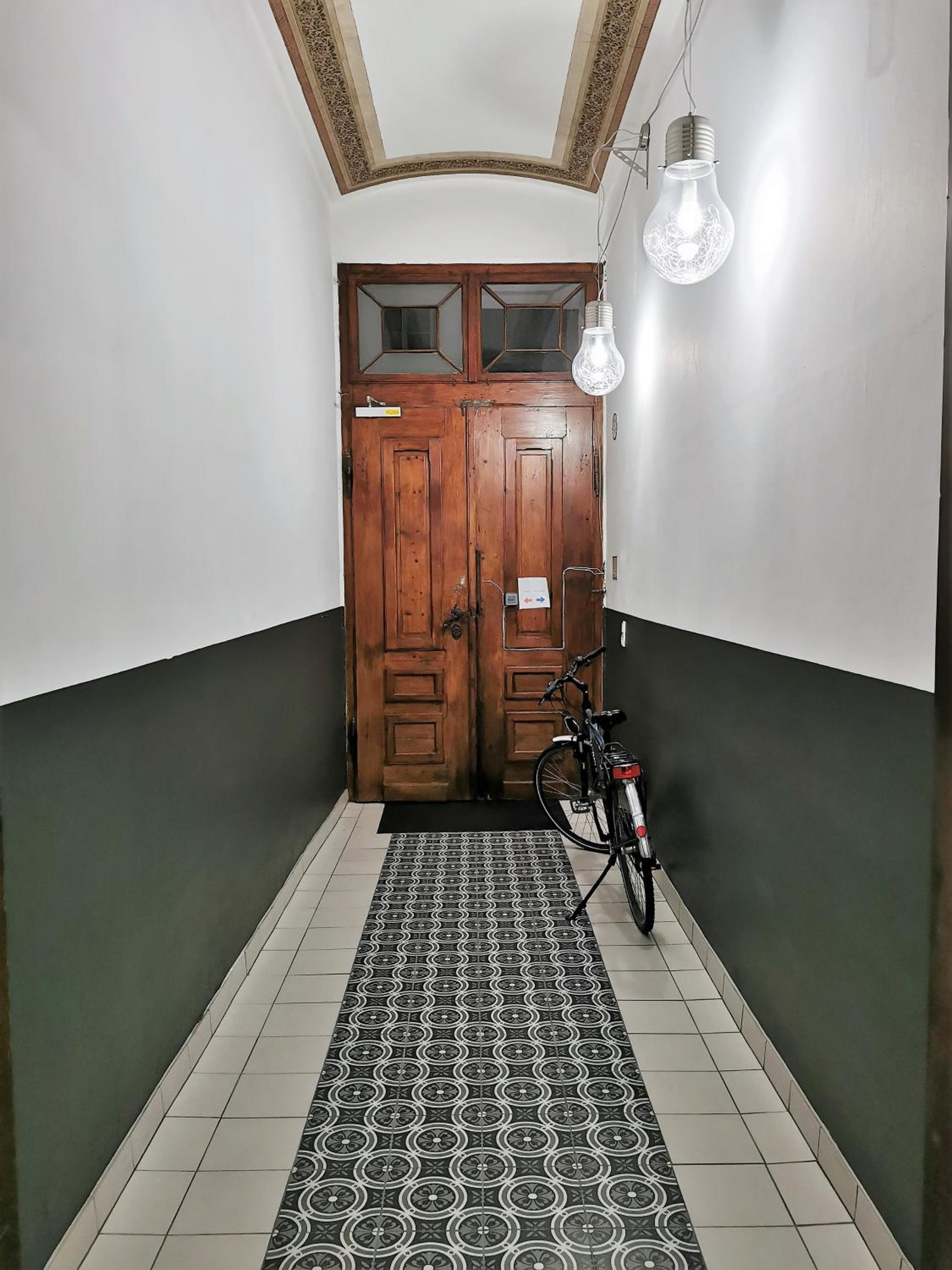 Studio Apartment - Photo 20