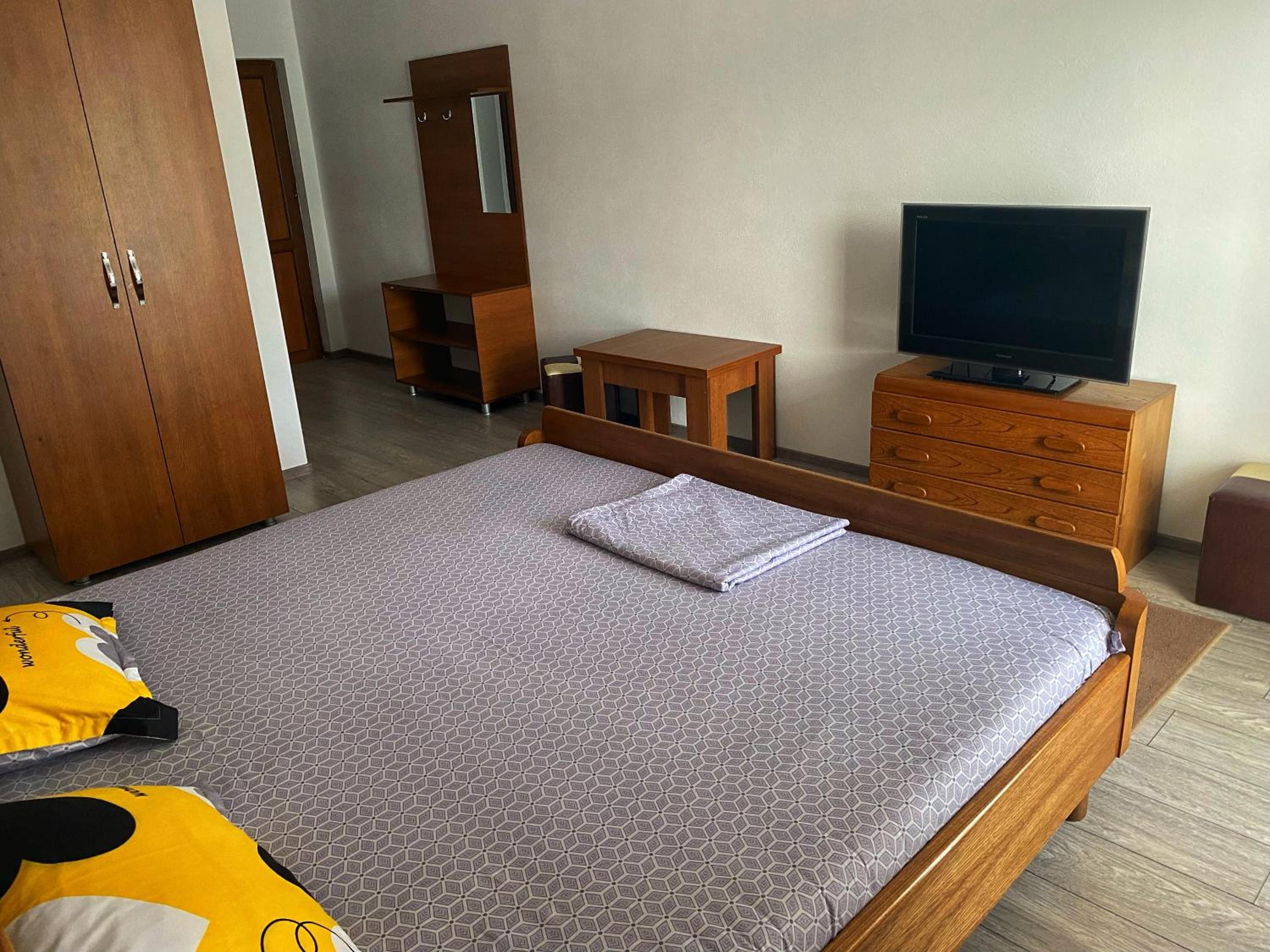 Double Room with Lake View - Photo 3