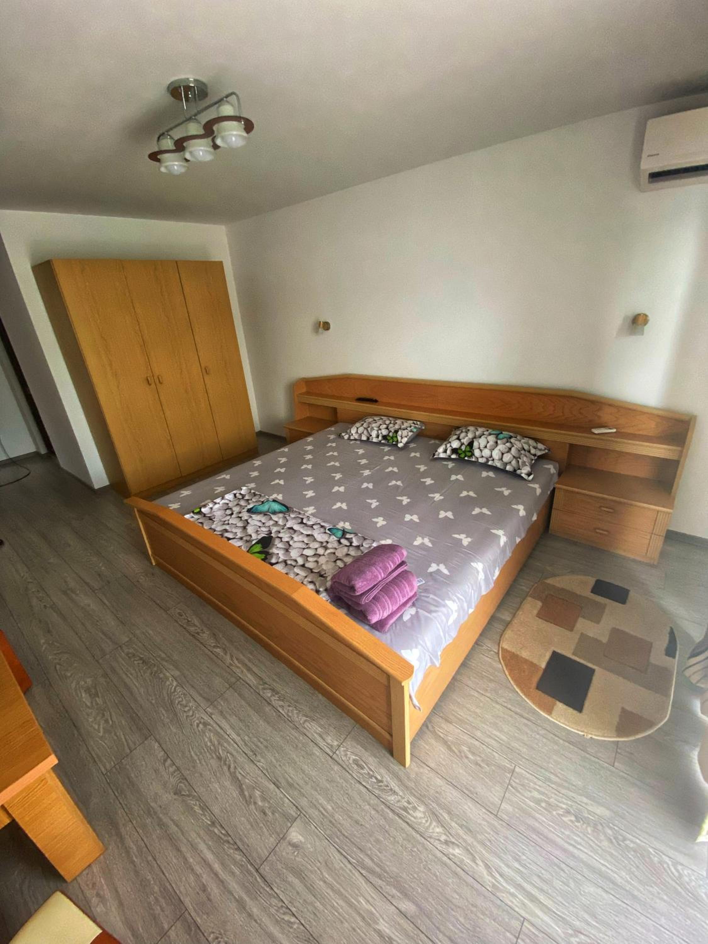 Double Room with Lake View - Photo 2