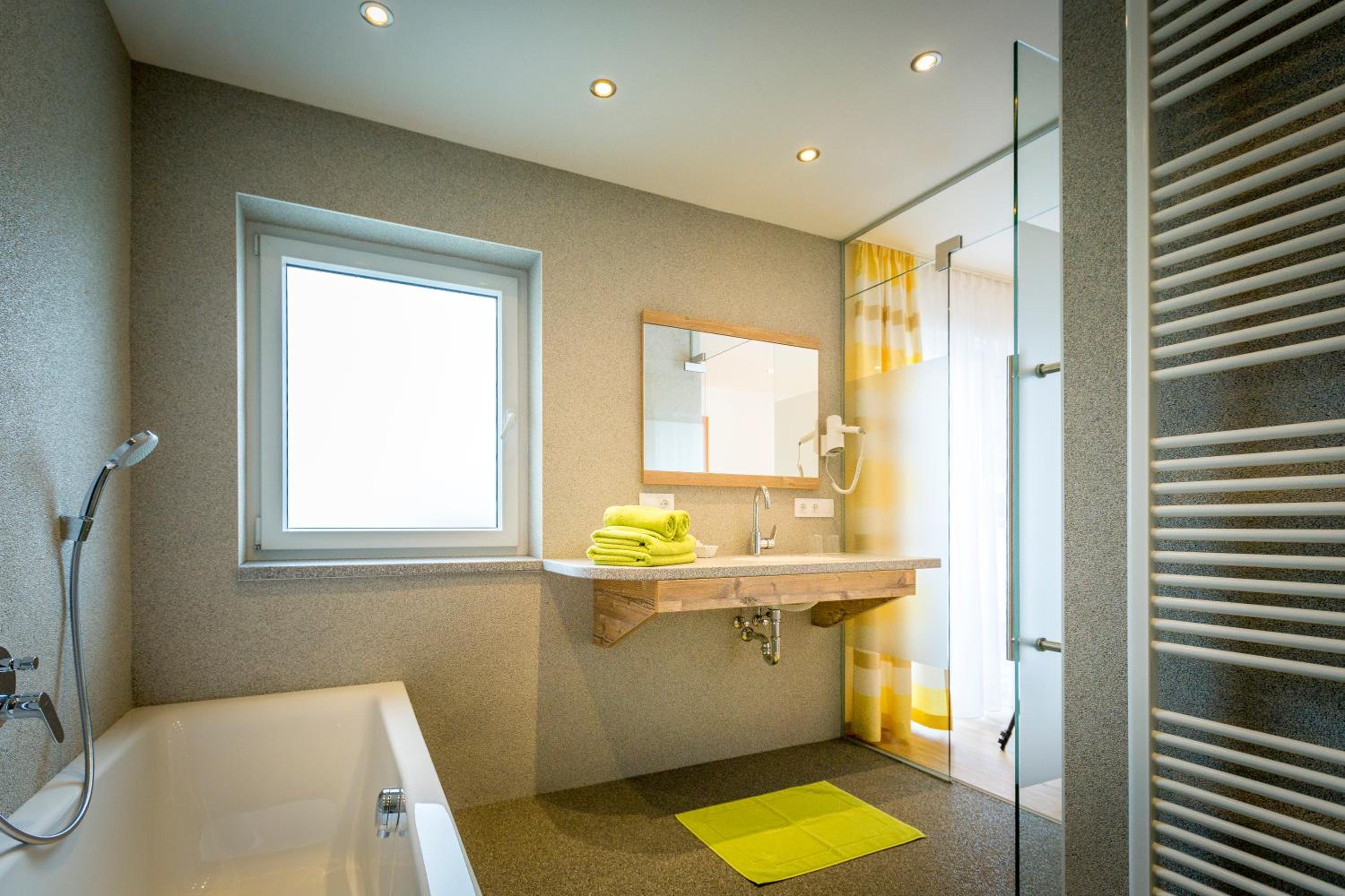 One-Bedroom Apartment -F4 photo 3